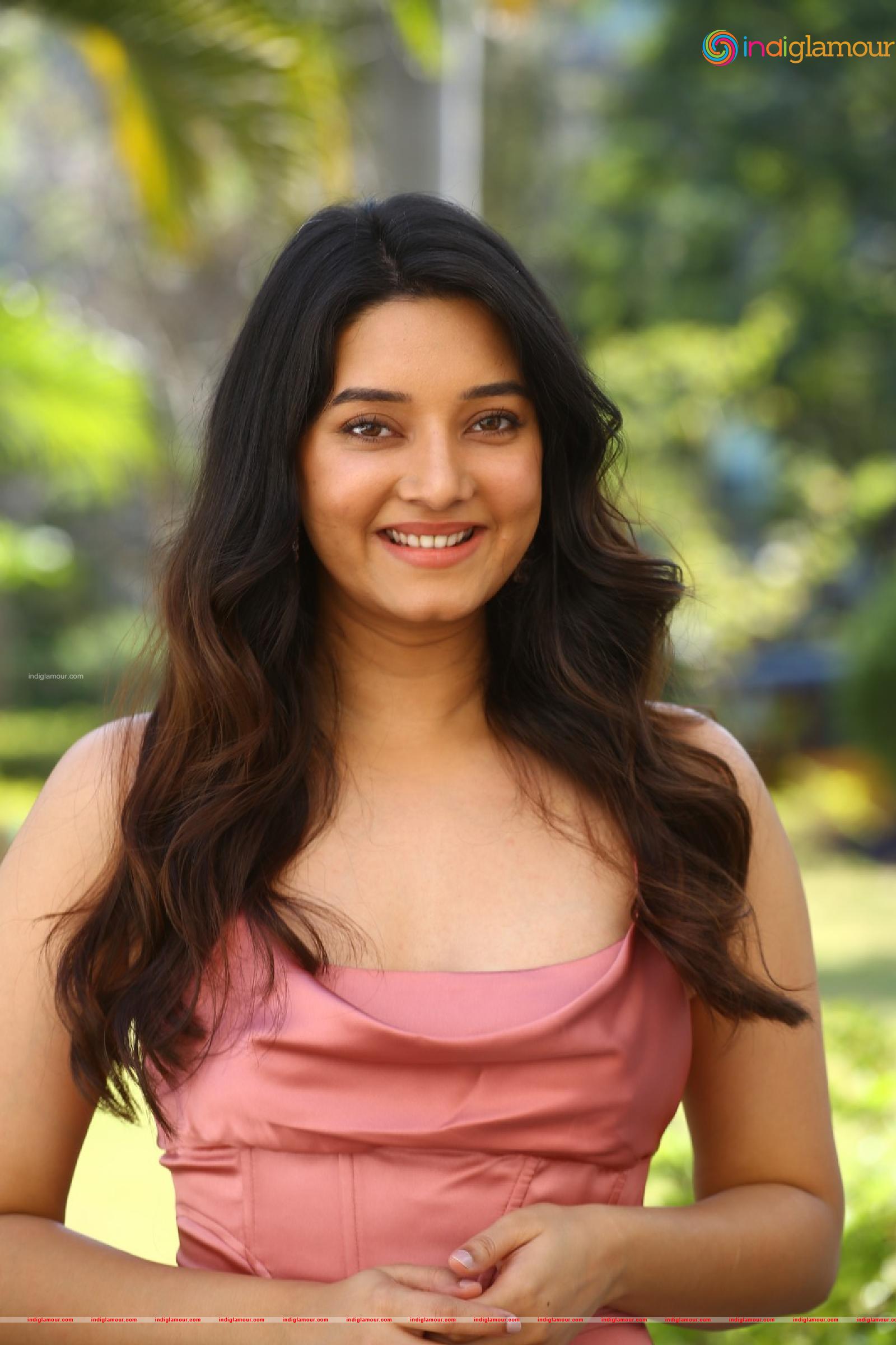 Vaishnavi Patwardhan Actress hd photo