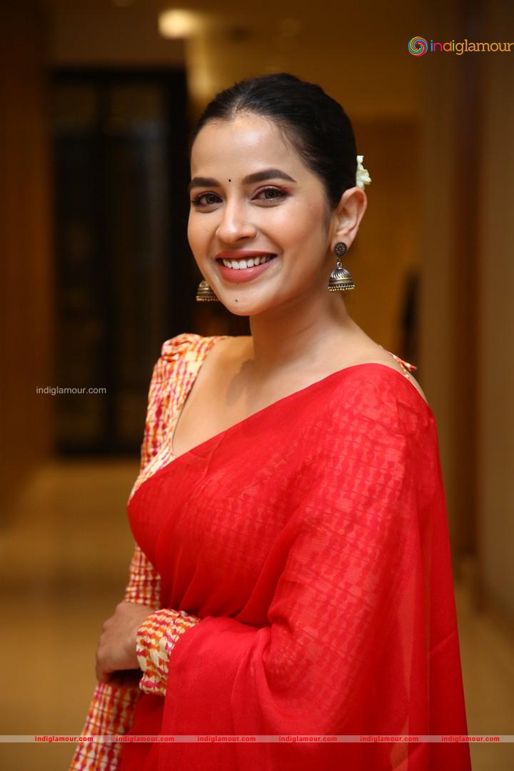 Komalee Prasad Actress hd photo