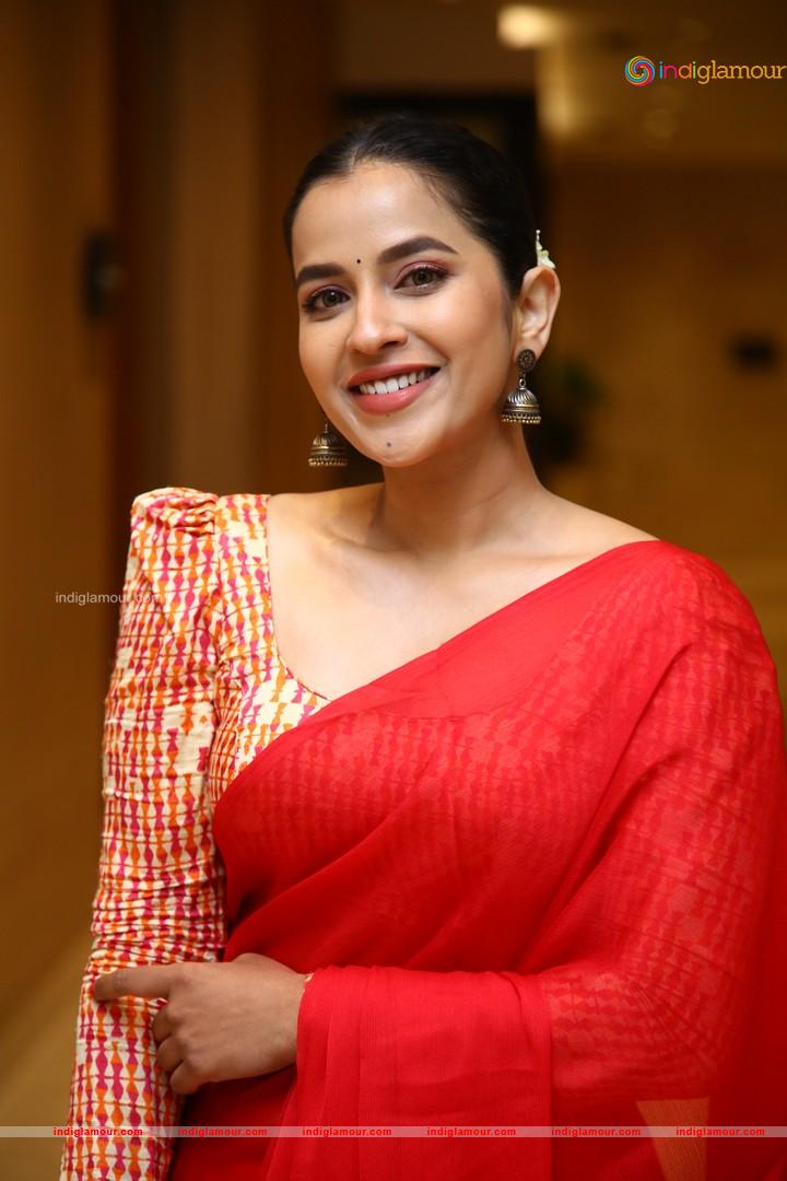 Komalee Prasad Actress hd photo