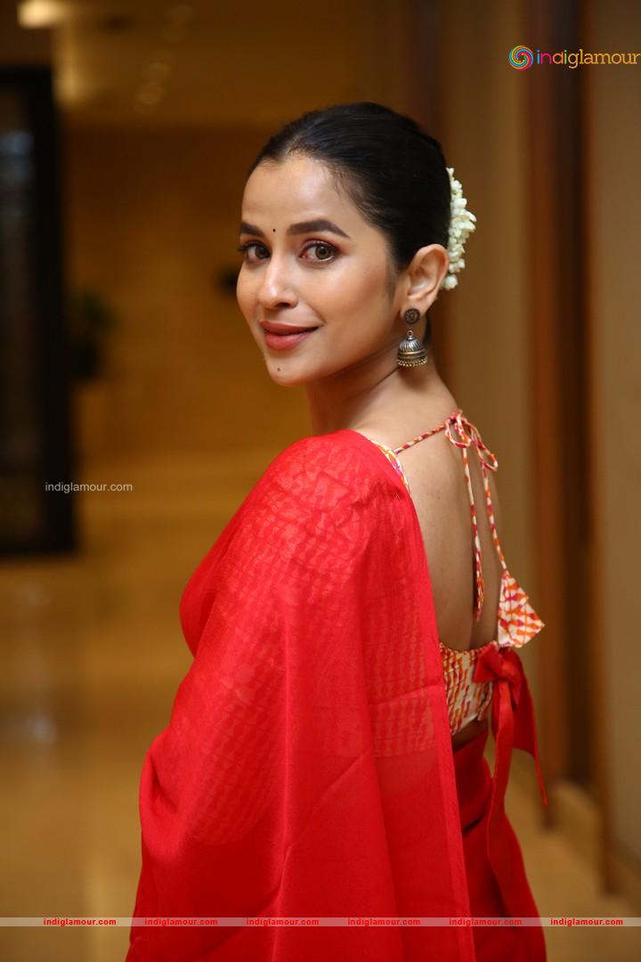 Komalee Prasad Actress hd photo