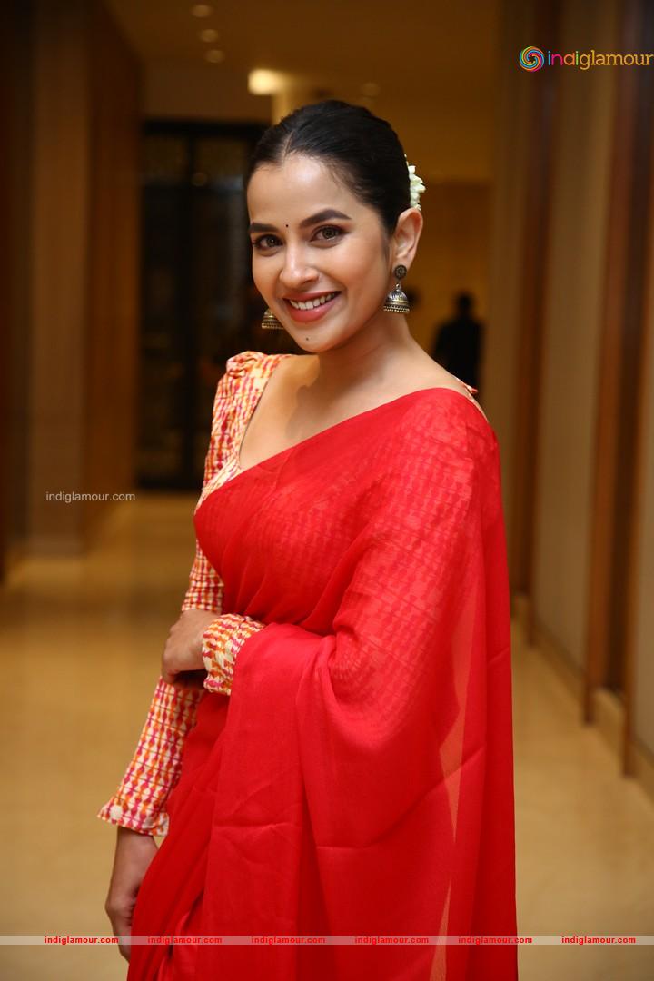 Komalee Prasad Actress hd photo