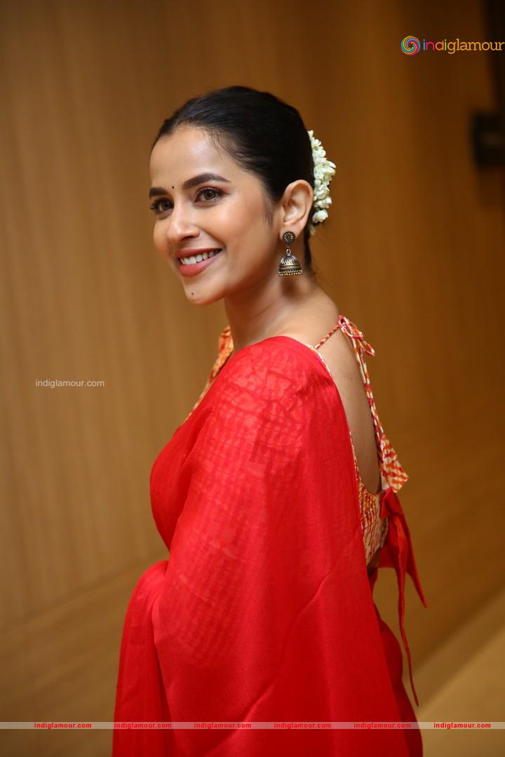 Komalee Prasad Actress hd photo