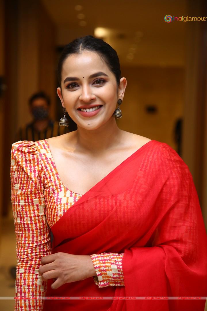 Komalee Prasad Actress hd photo