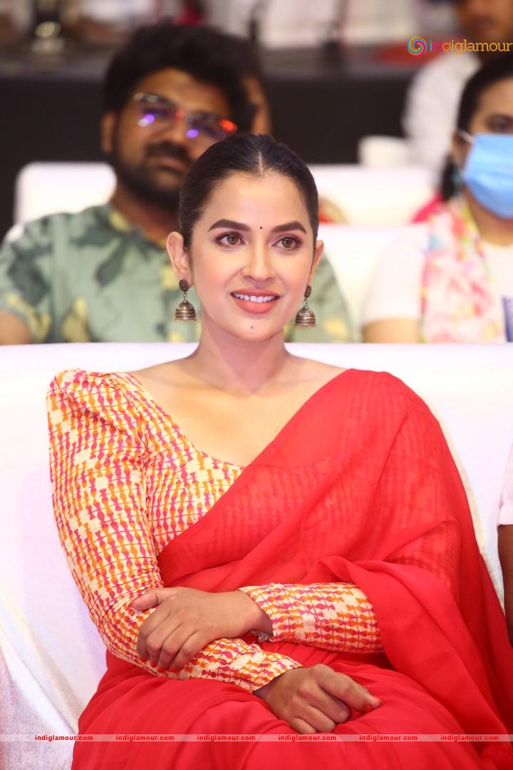 Komalee Prasad Actress hd photo