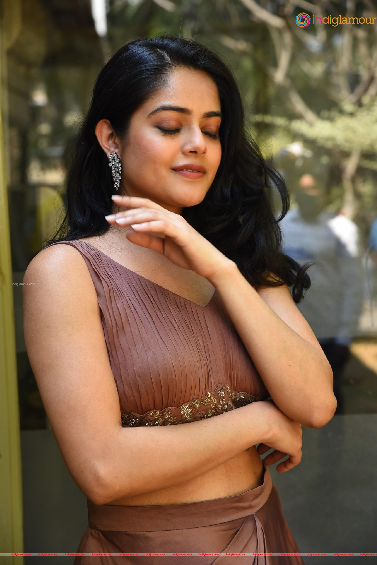 Riddhi Kumar Actress hd photo