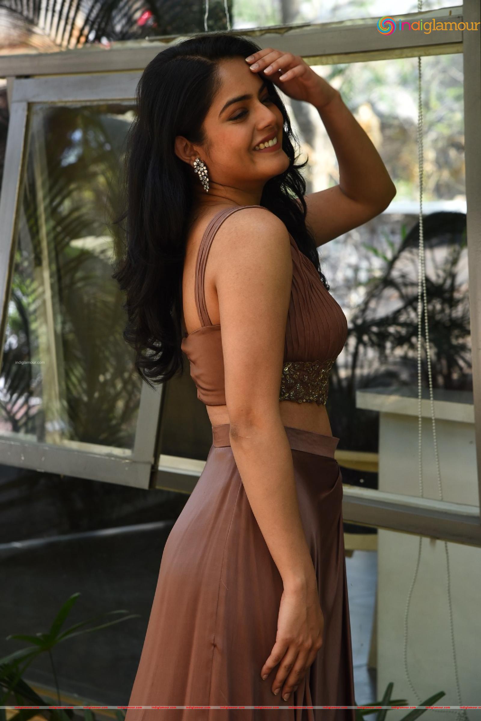 Riddhi Kumar Actress hd photo