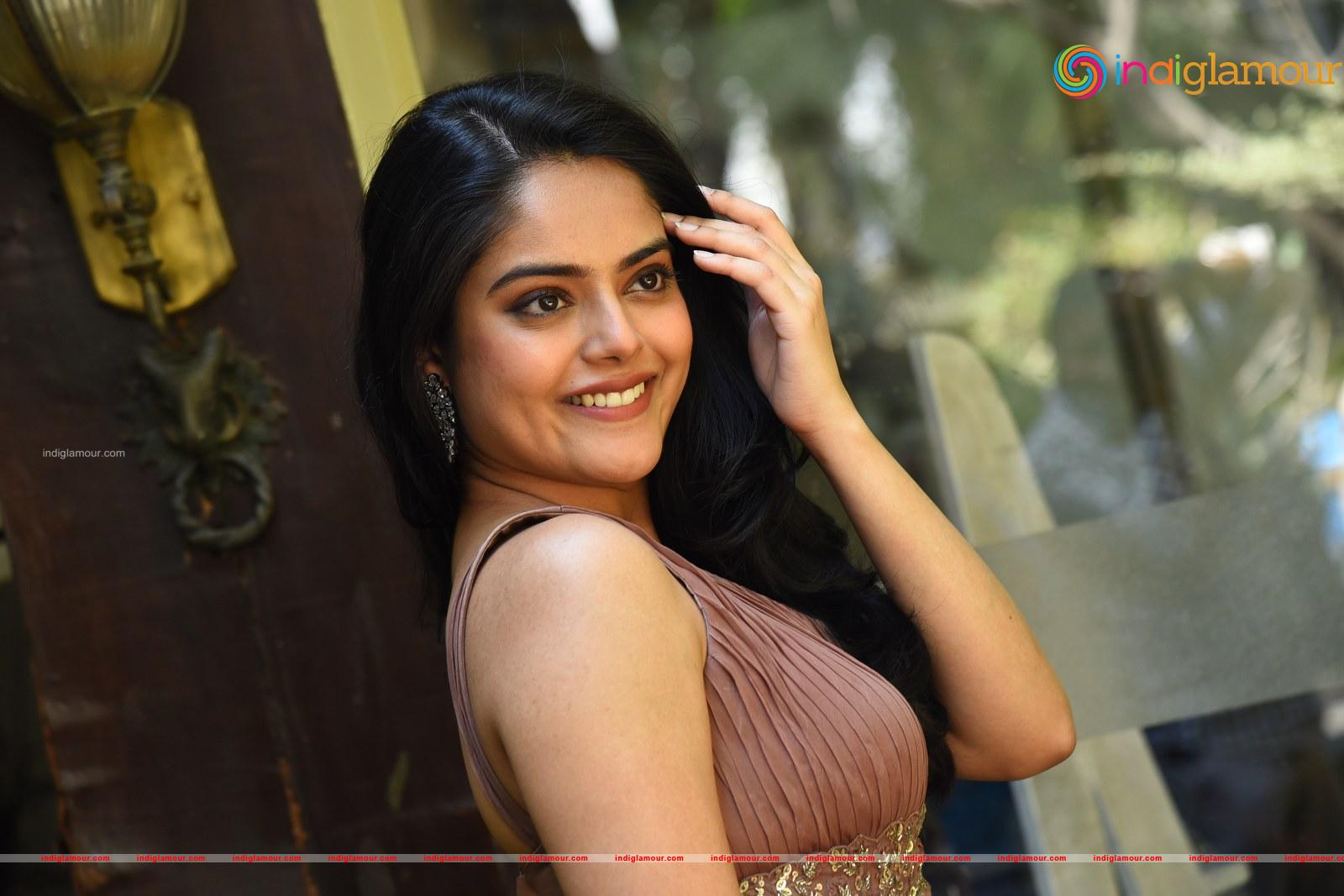 Riddhi Kumar Actress hd photo