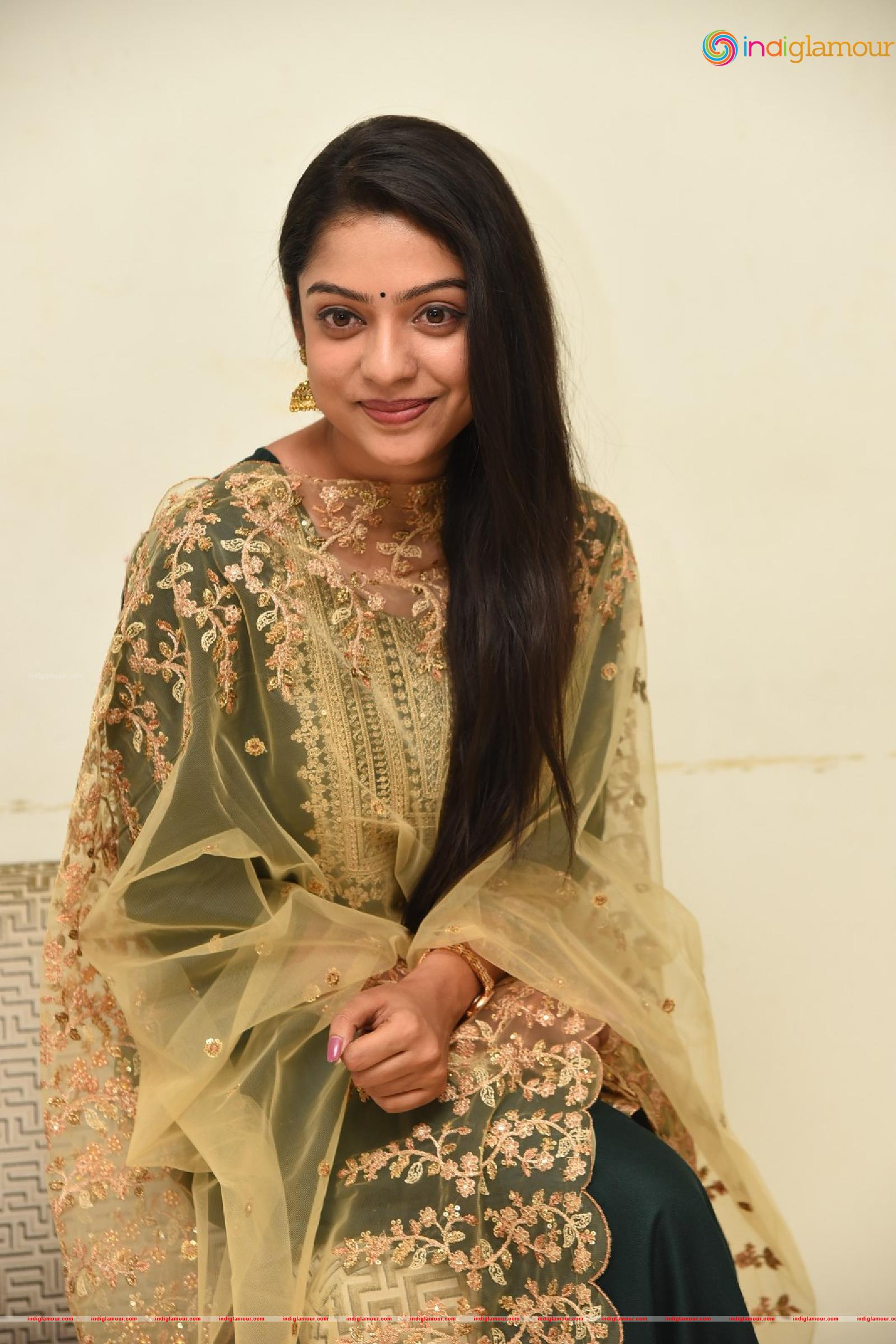 Varsha Bollamma Actress hd photo