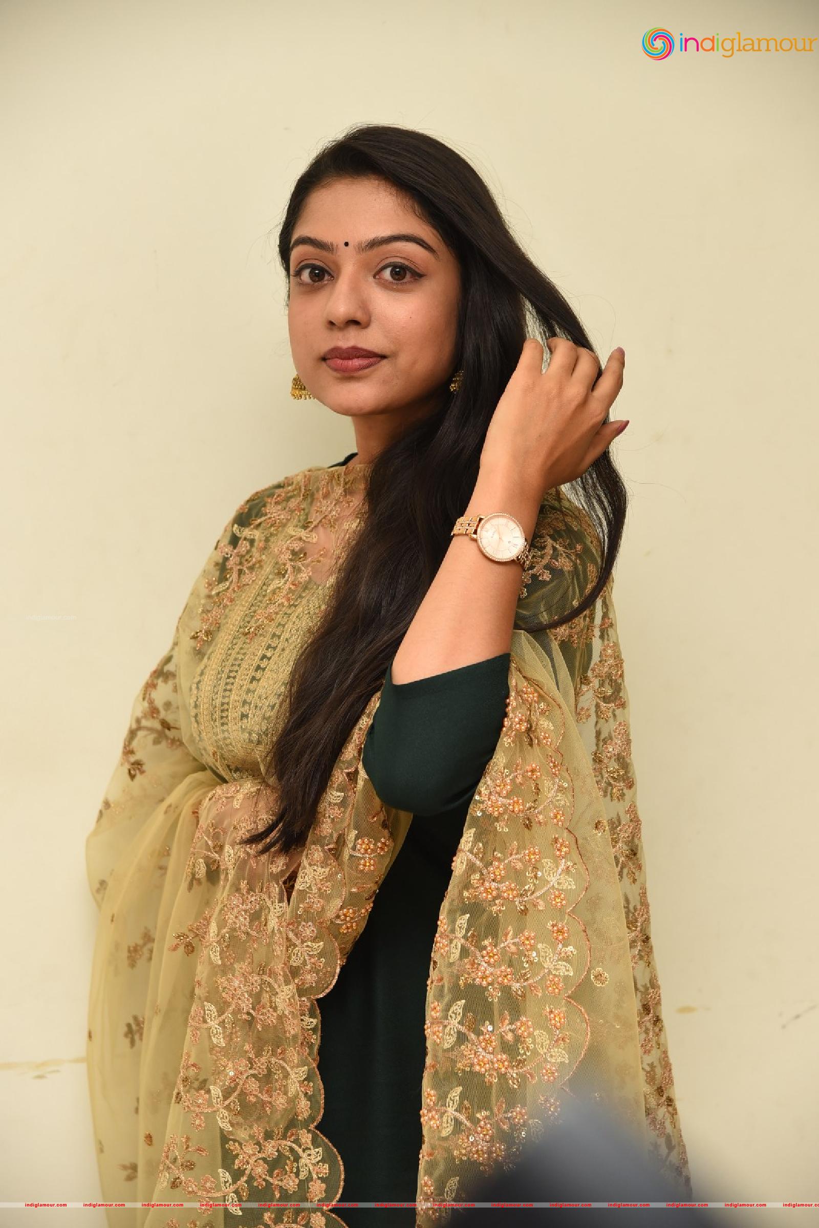 Varsha Bollamma Actress hd photo