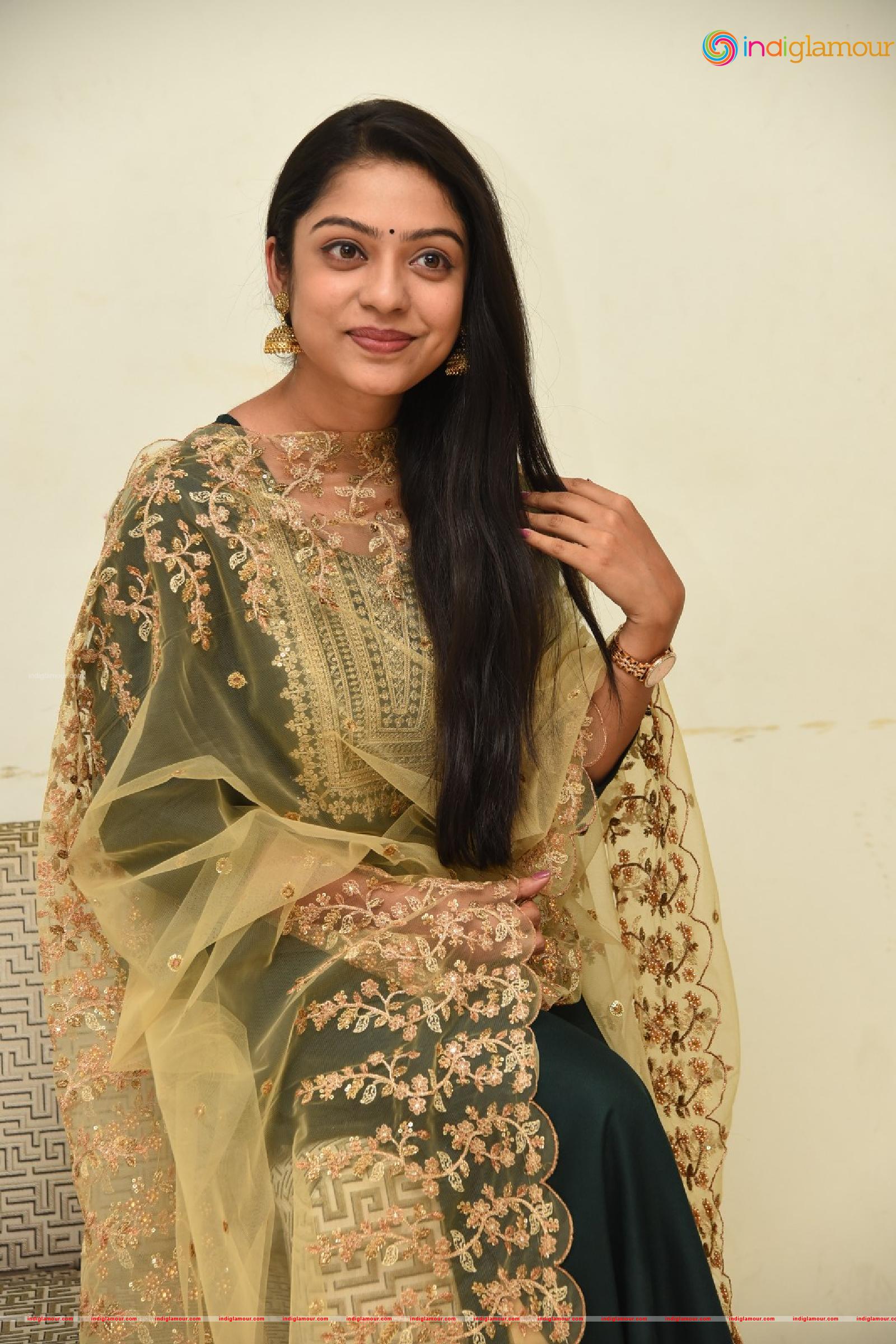 Varsha Bollamma Actress hd photo