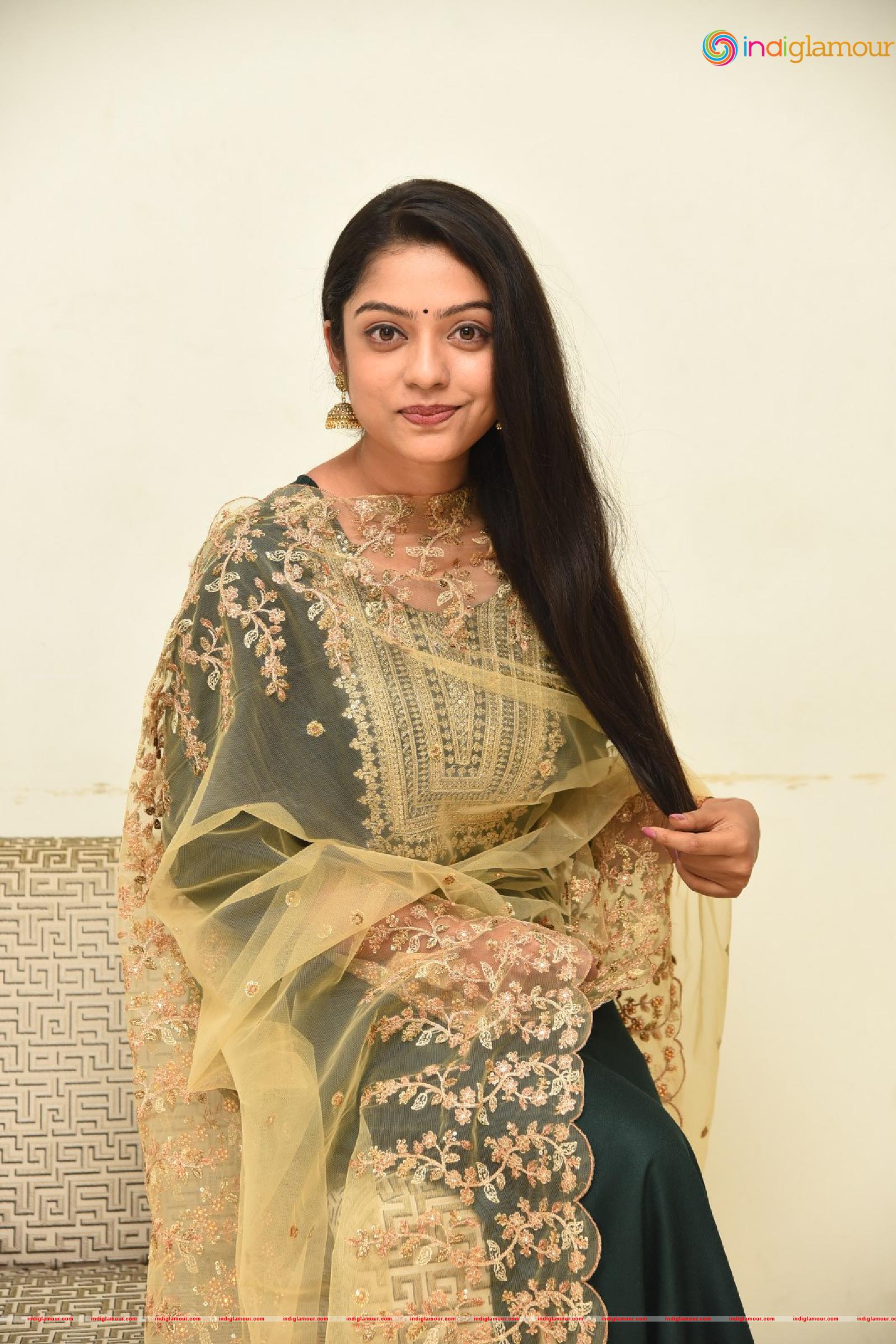 Varsha Bollamma Actress hd photo