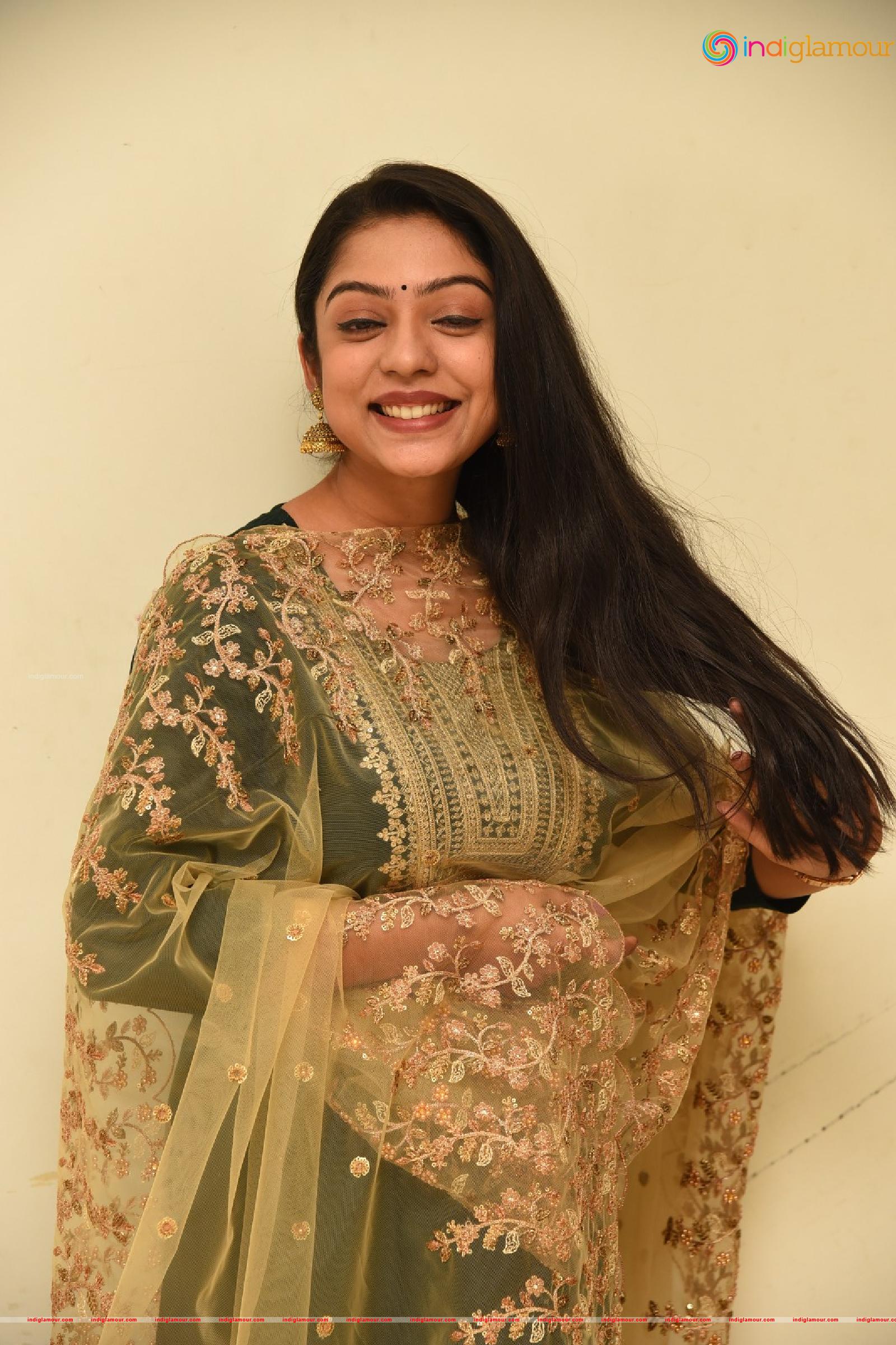 Varsha Bollamma Actress hd photo