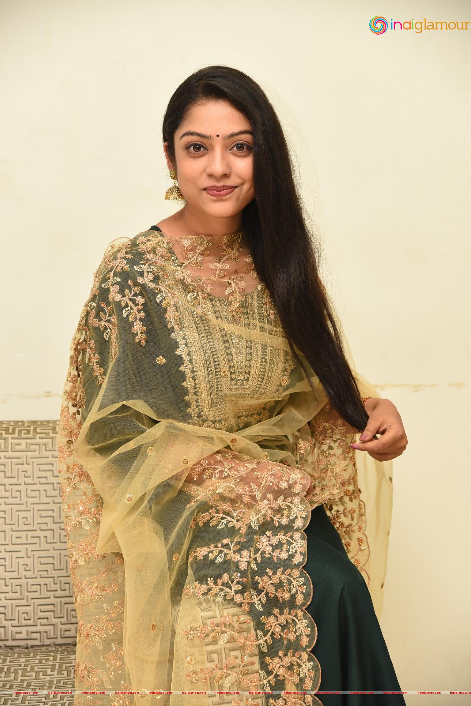 Varsha Bollamma Actress hd photo