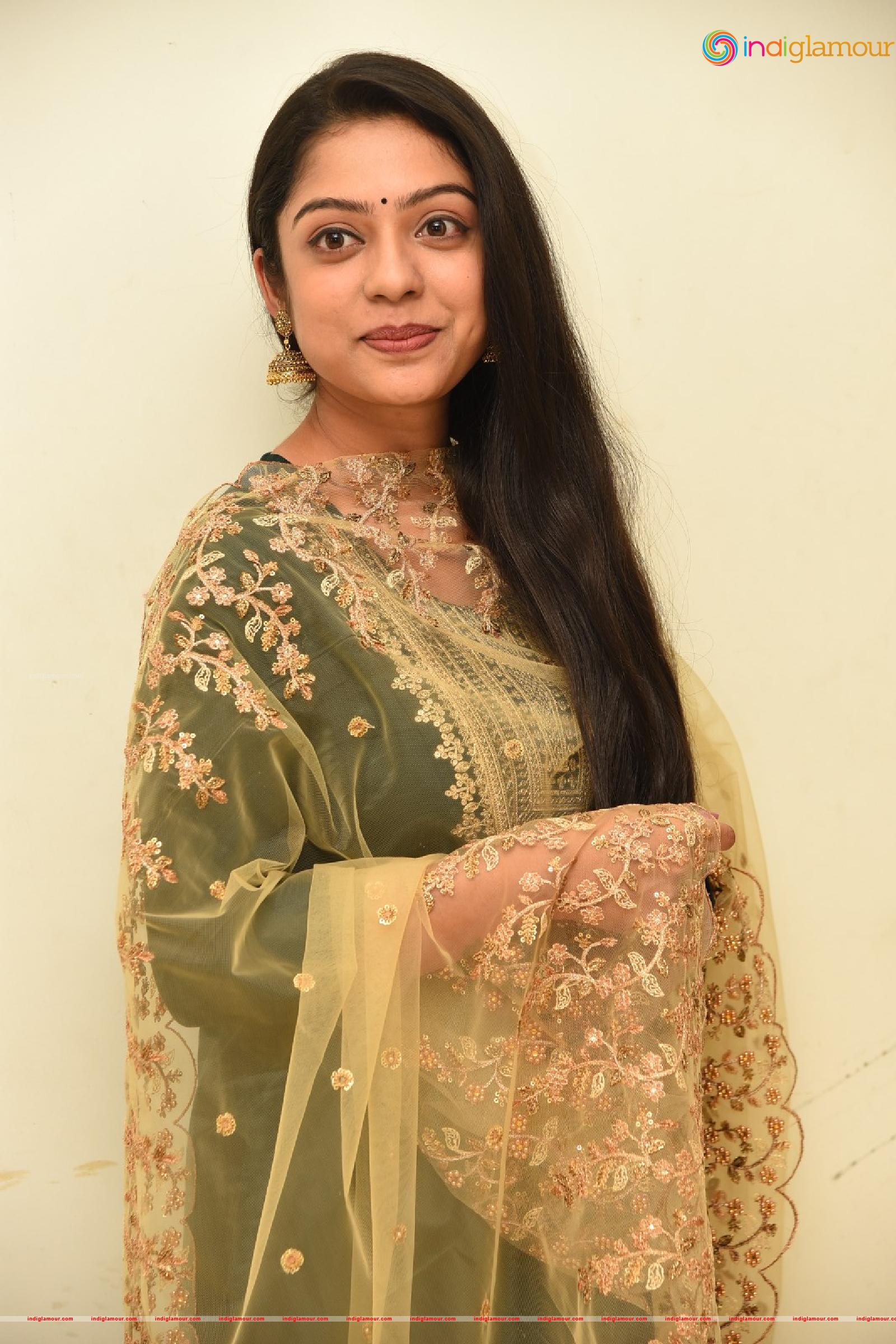 Varsha Bollamma Actress hd photo