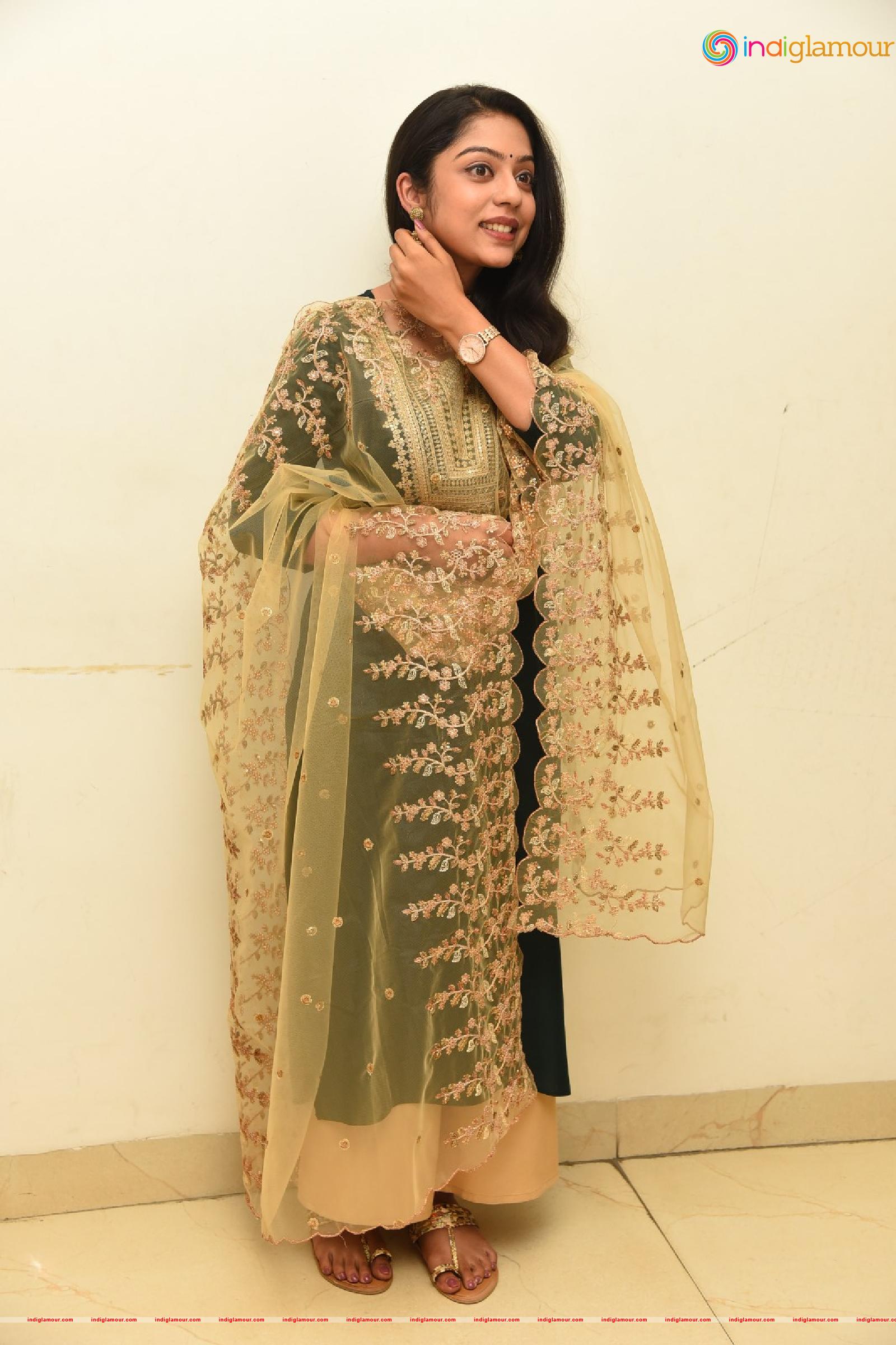Varsha Bollamma Actress hd photo