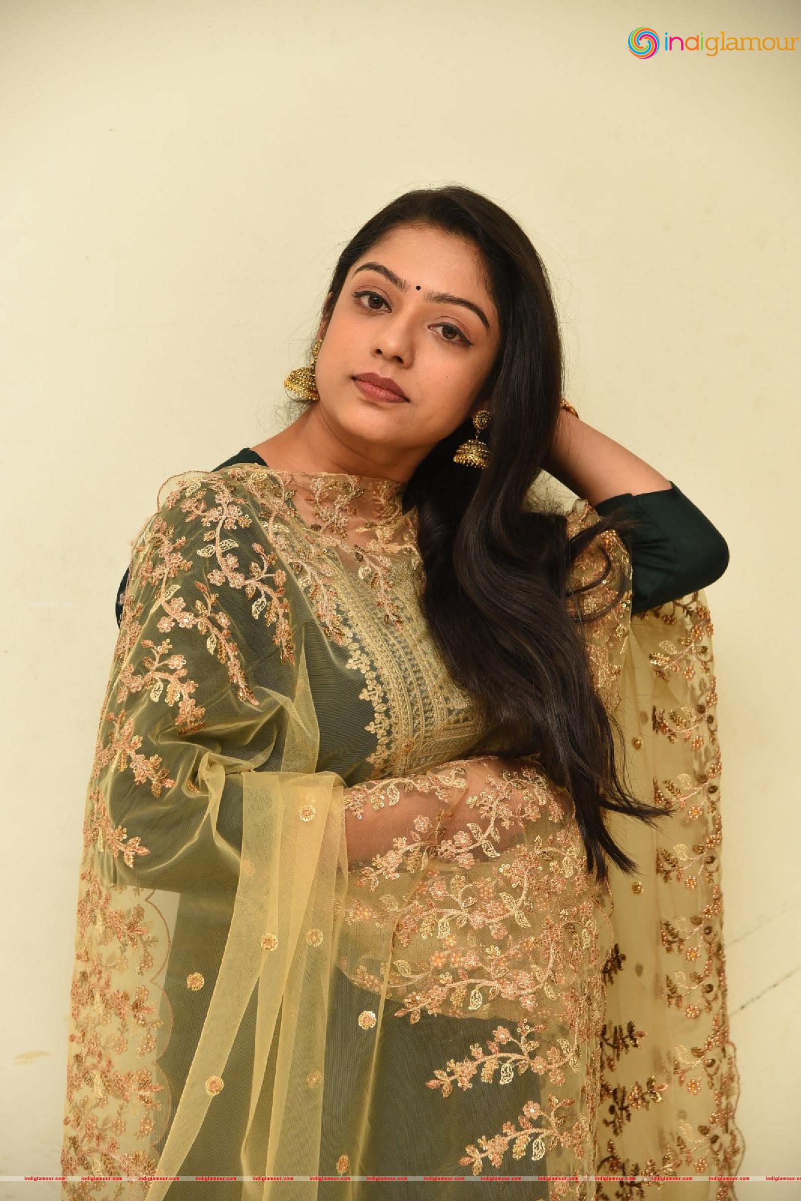 Varsha Bollamma Actress hd photo