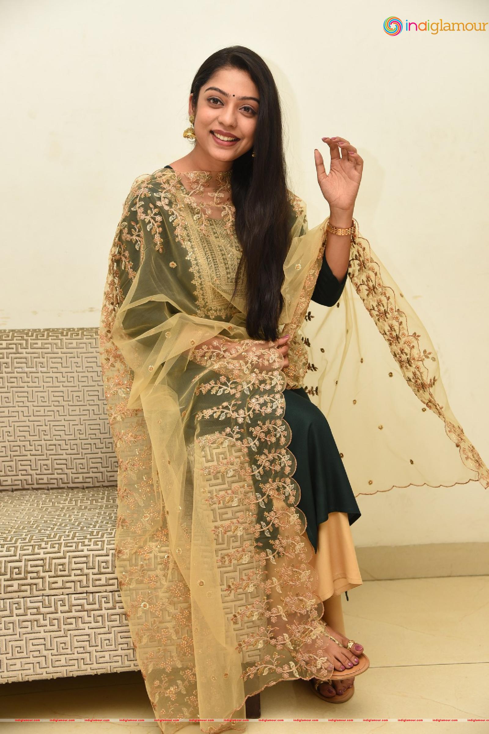 Varsha Bollamma Actress hd photo