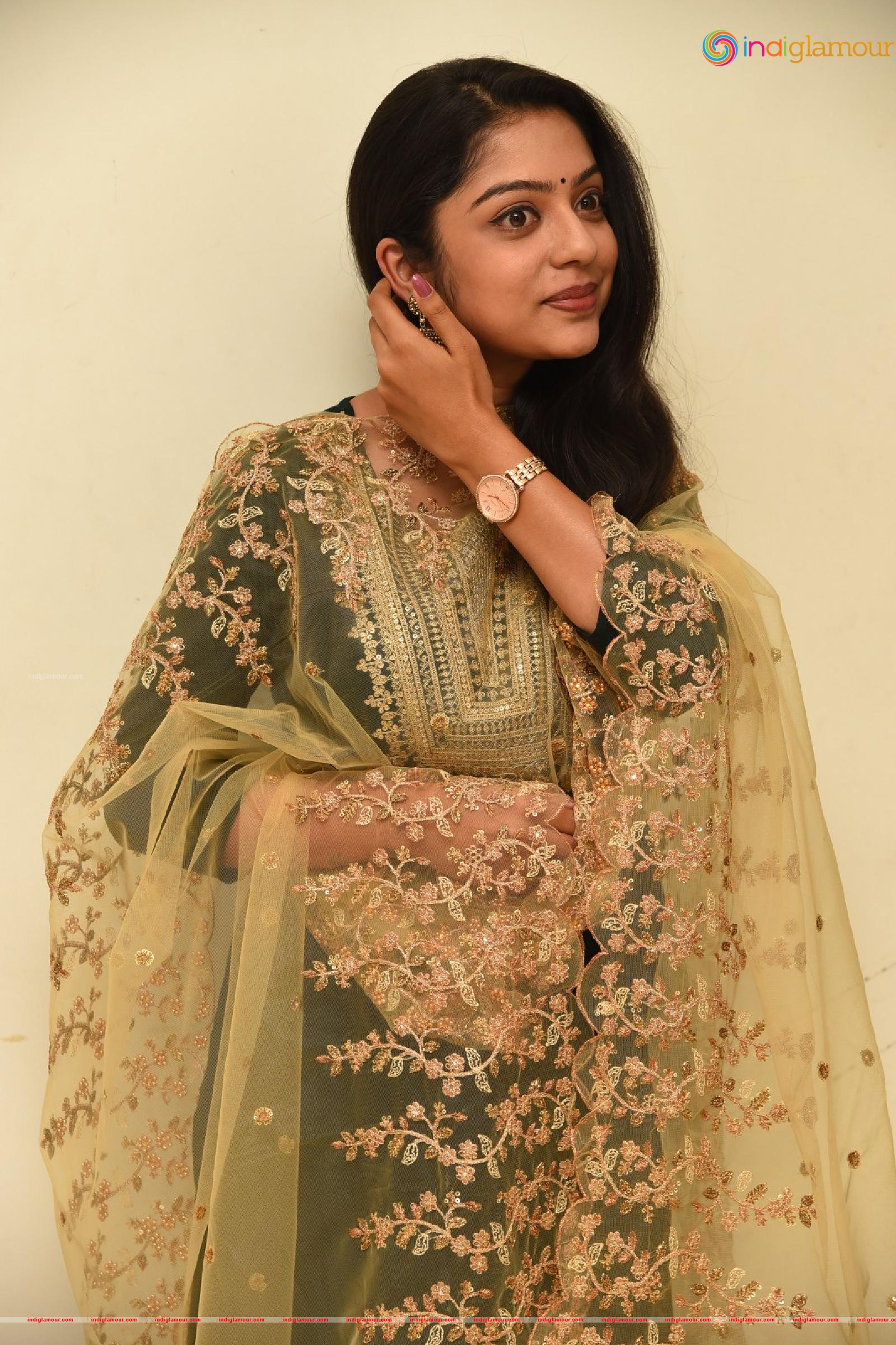 Varsha Bollamma Actress hd photo