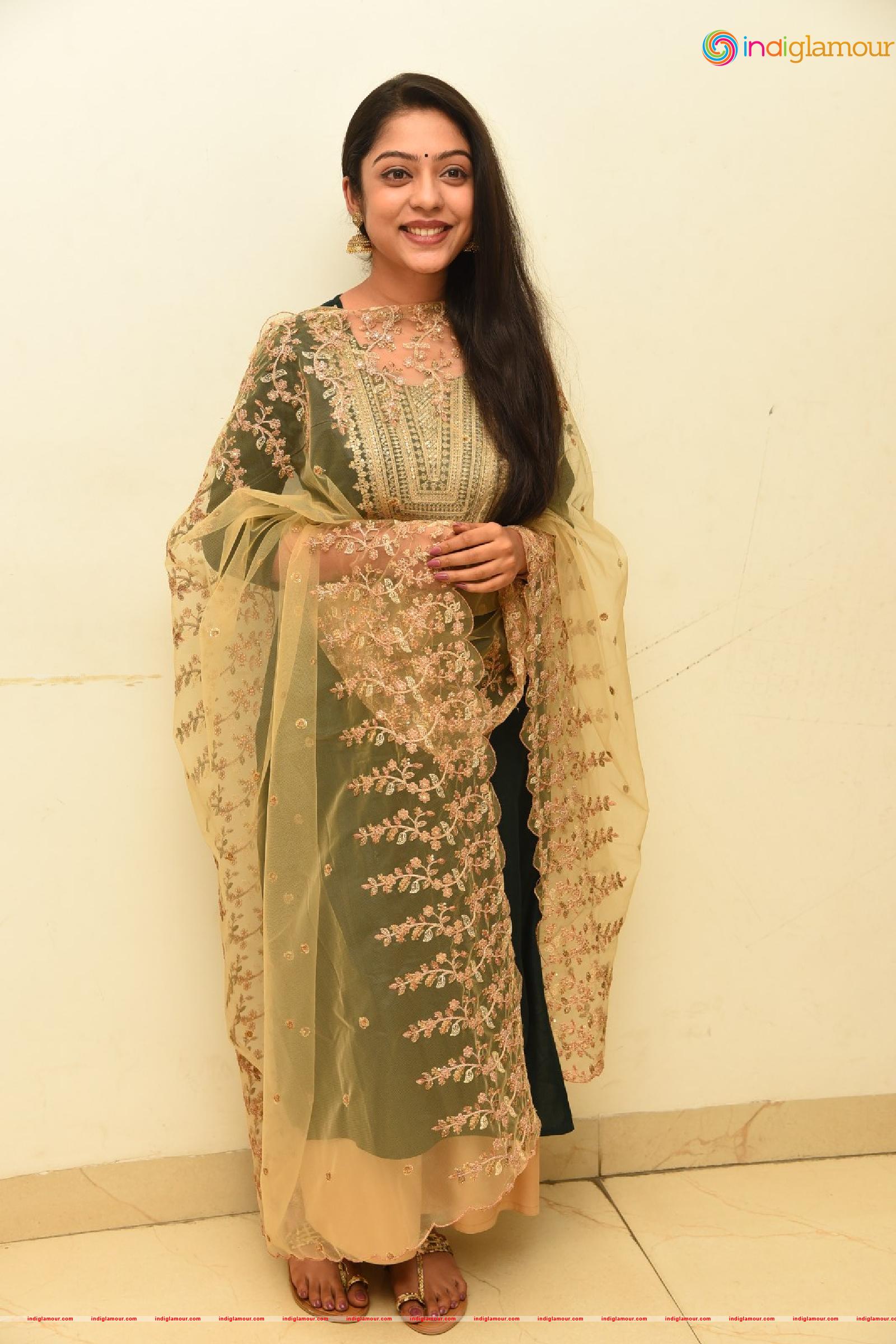 Varsha Bollamma Actress hd photo