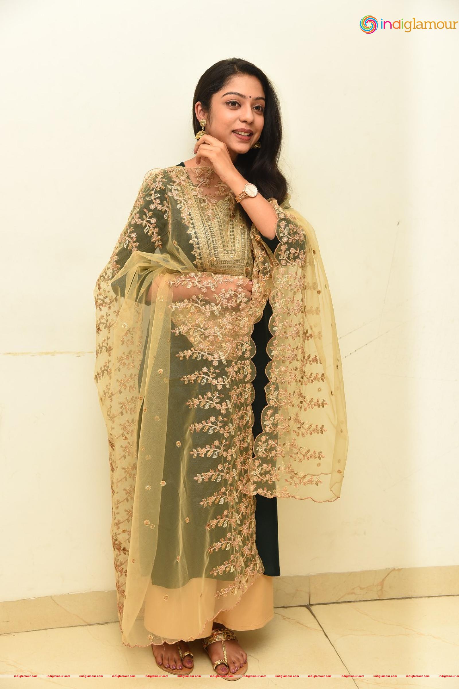 Varsha Bollamma Actress hd photo
