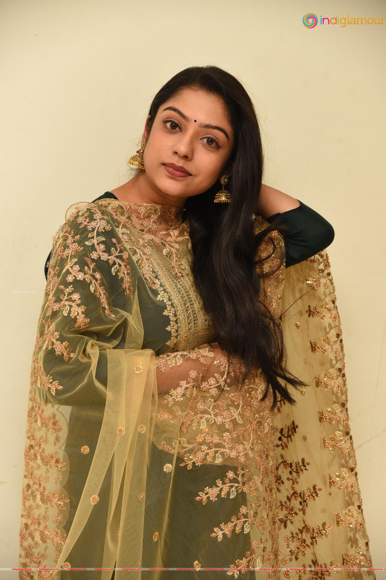 Varsha Bollamma Actress hd photo
