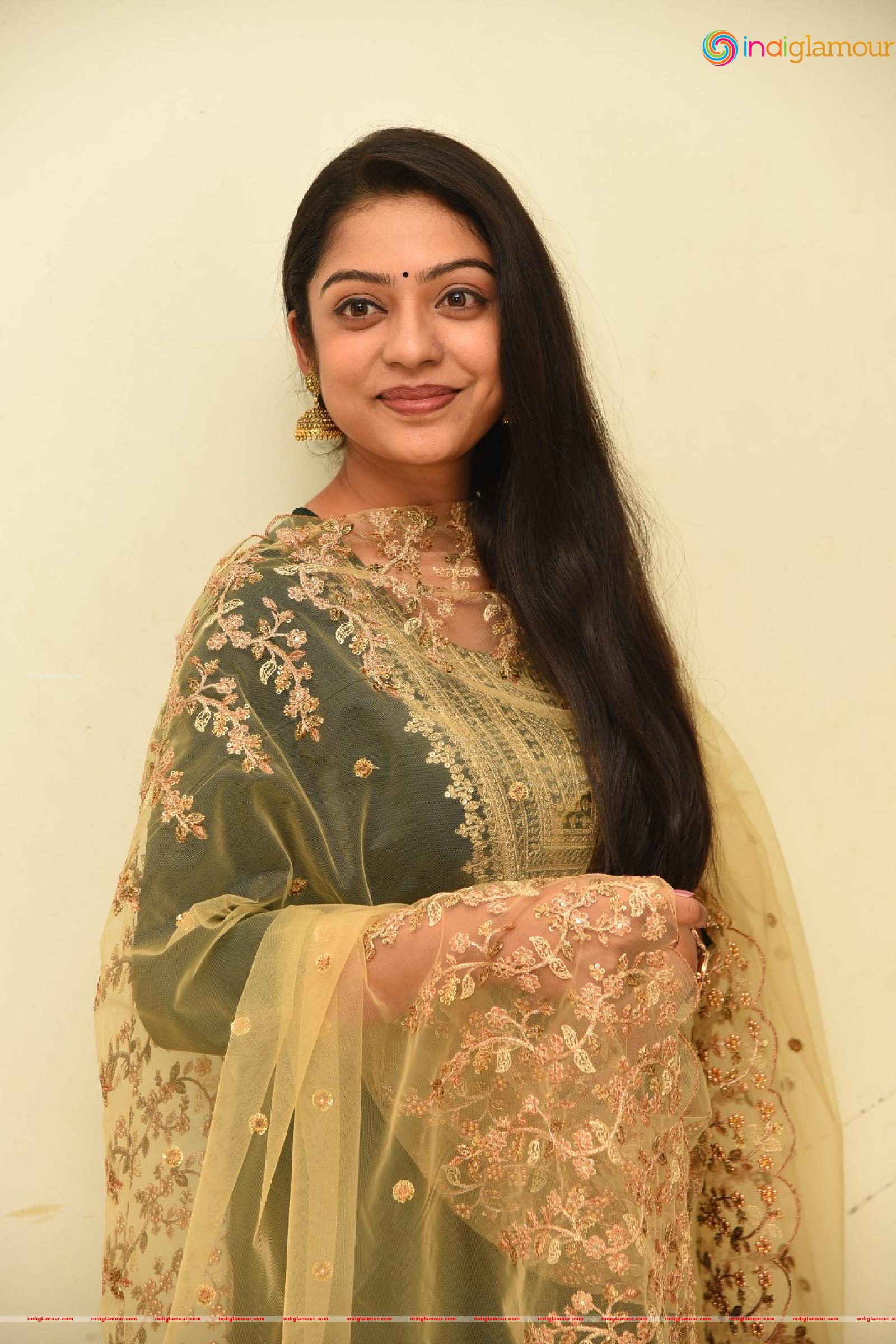 Varsha Bollamma Actress hd photo