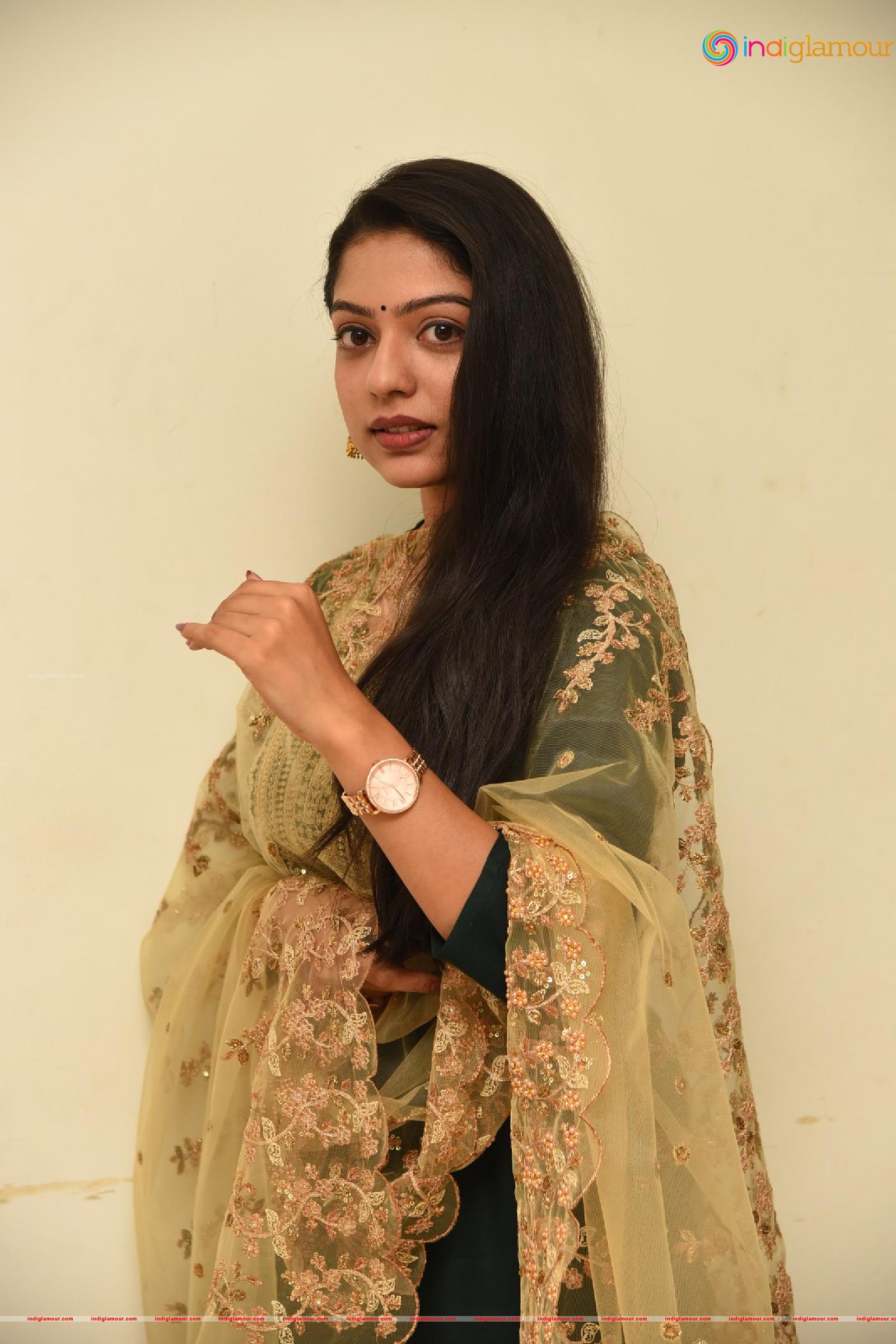 Varsha Bollamma Actress hd photo