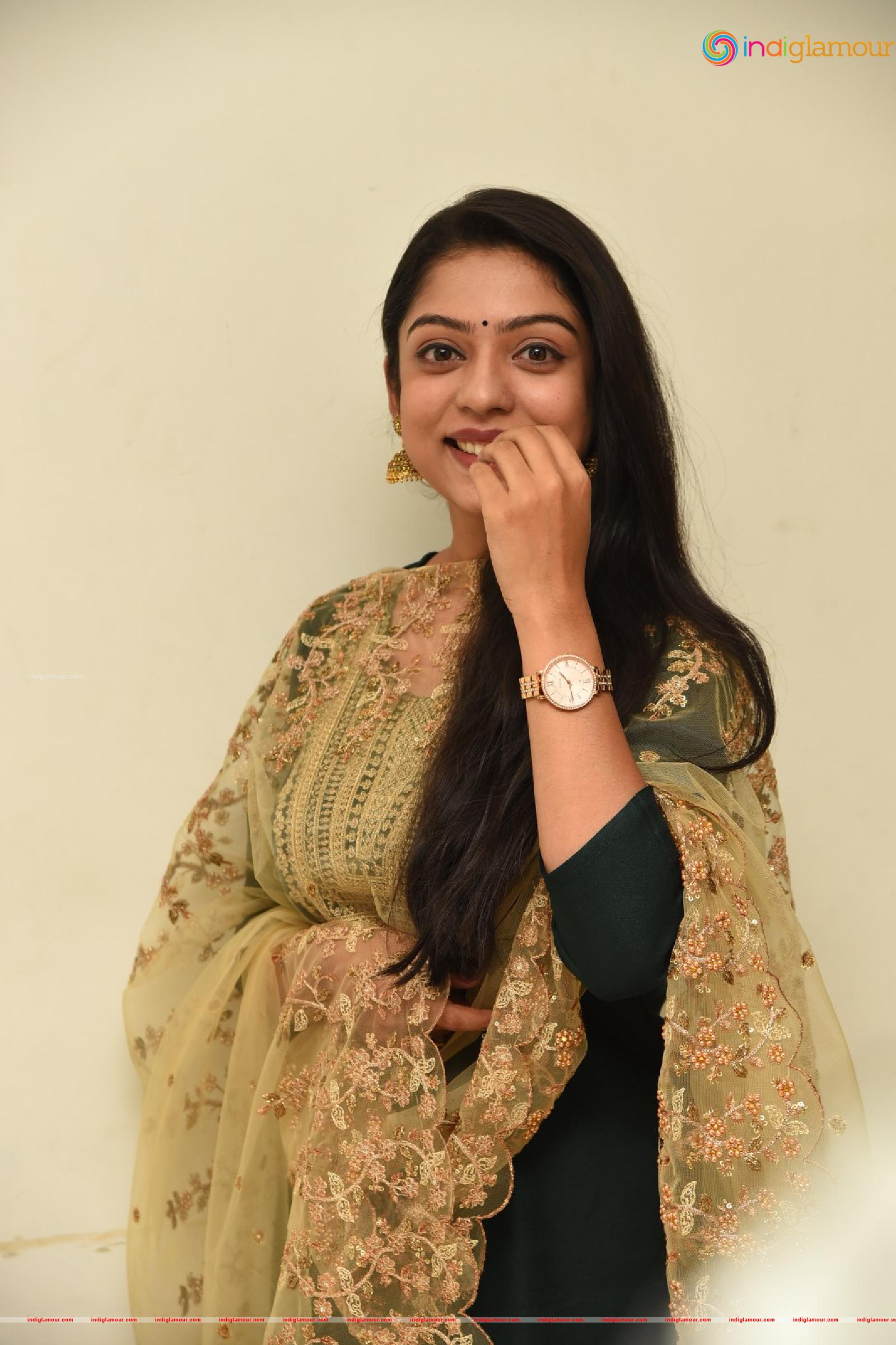 Varsha Bollamma Actress hd photo
