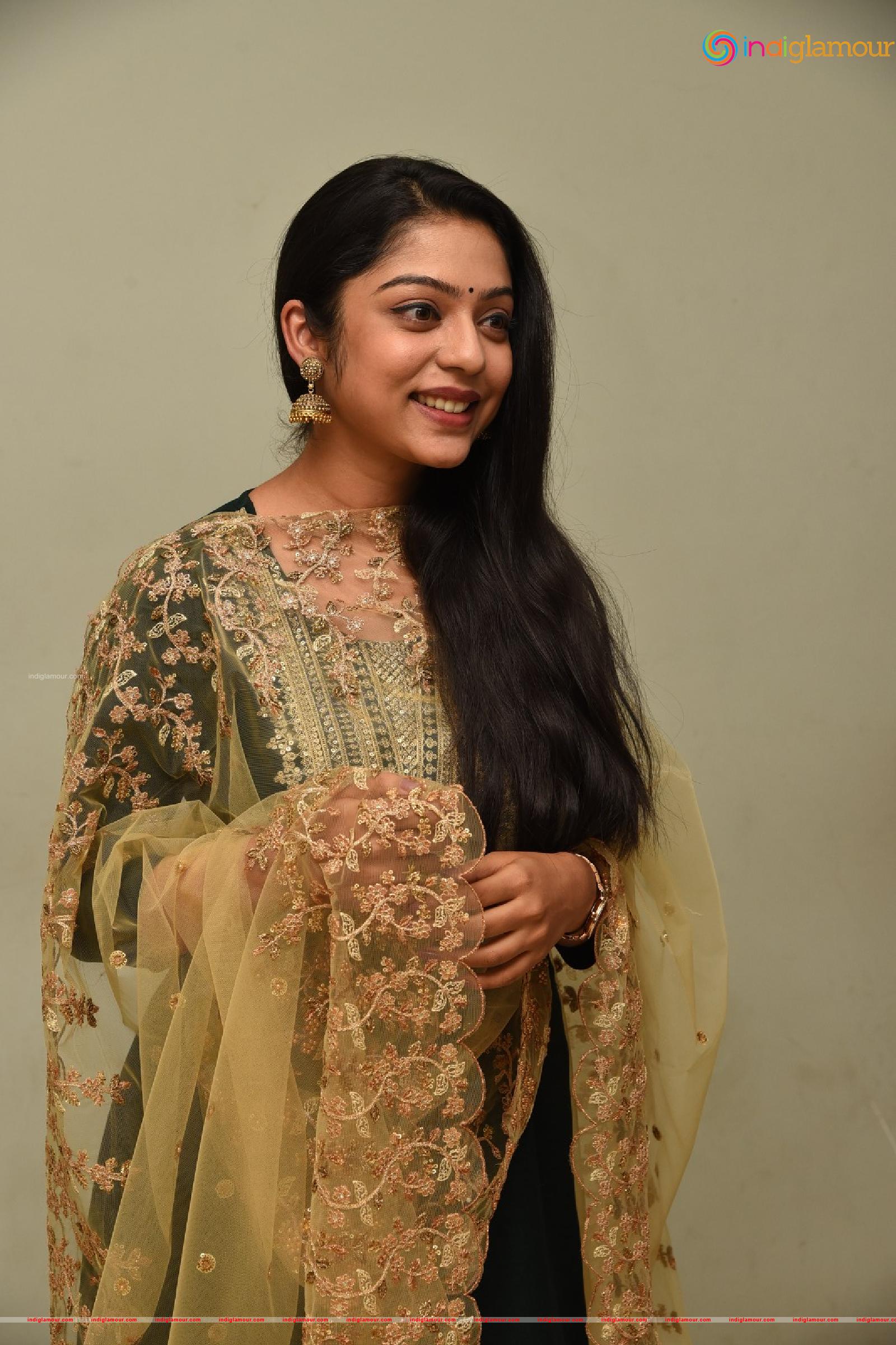 Varsha Bollamma Actress hd photo