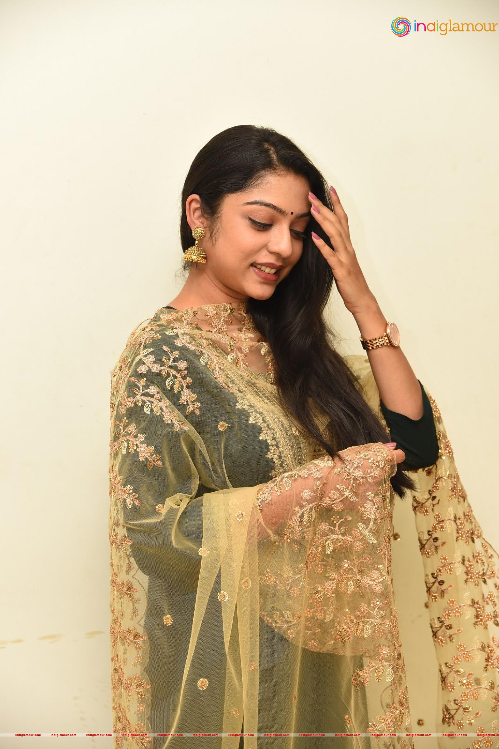 Varsha Bollamma Actress hd photo