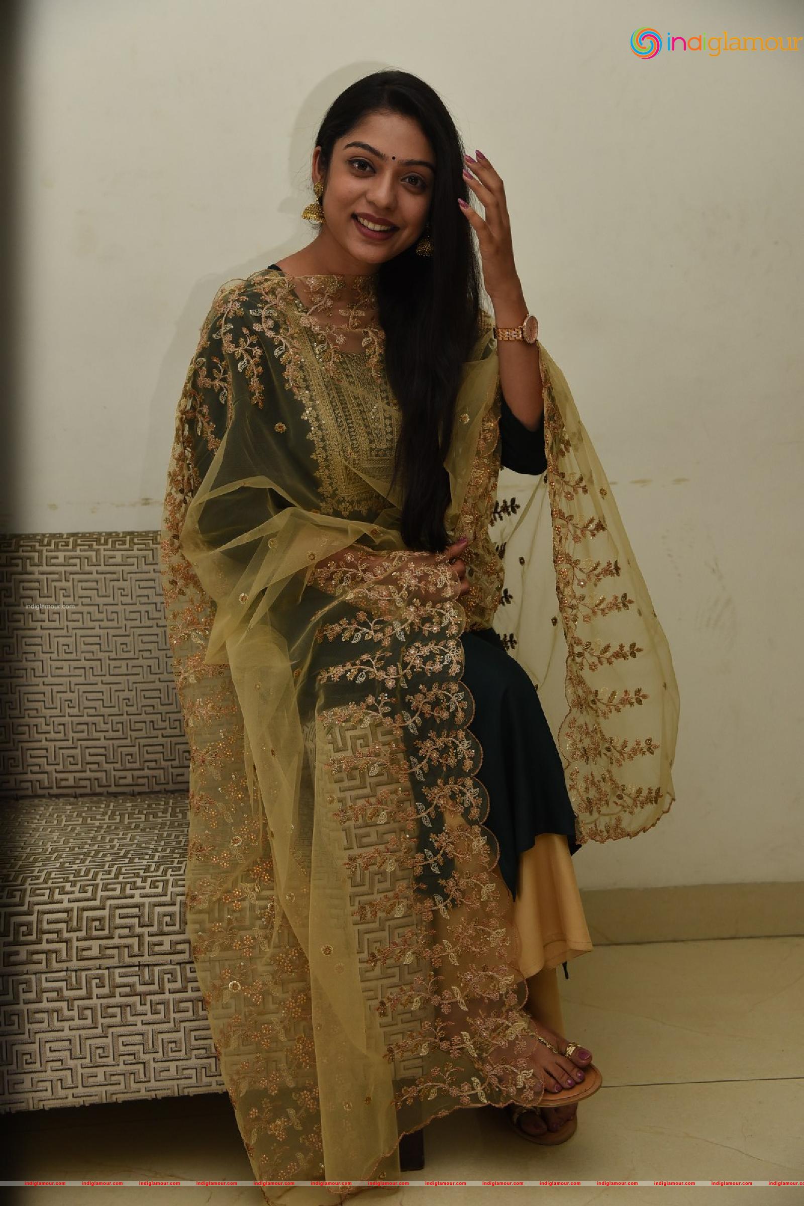 Varsha Bollamma Actress hd photo