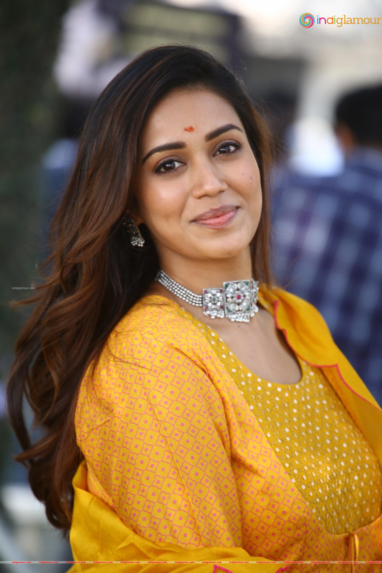 Nivetha Pethuraj Actress hd photo