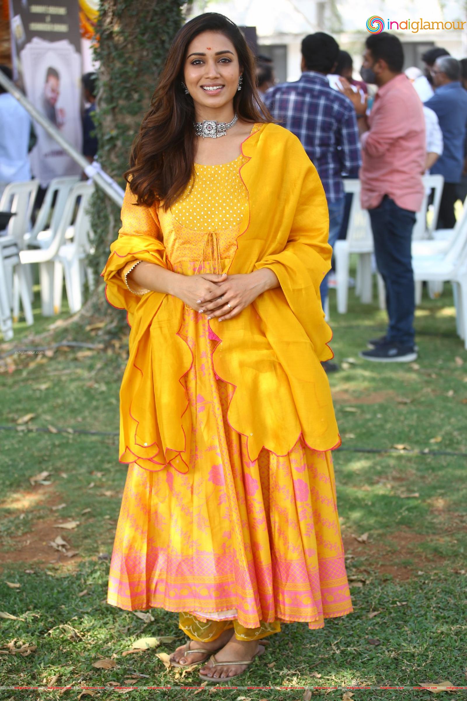 Nivetha Pethuraj Actress hd photo