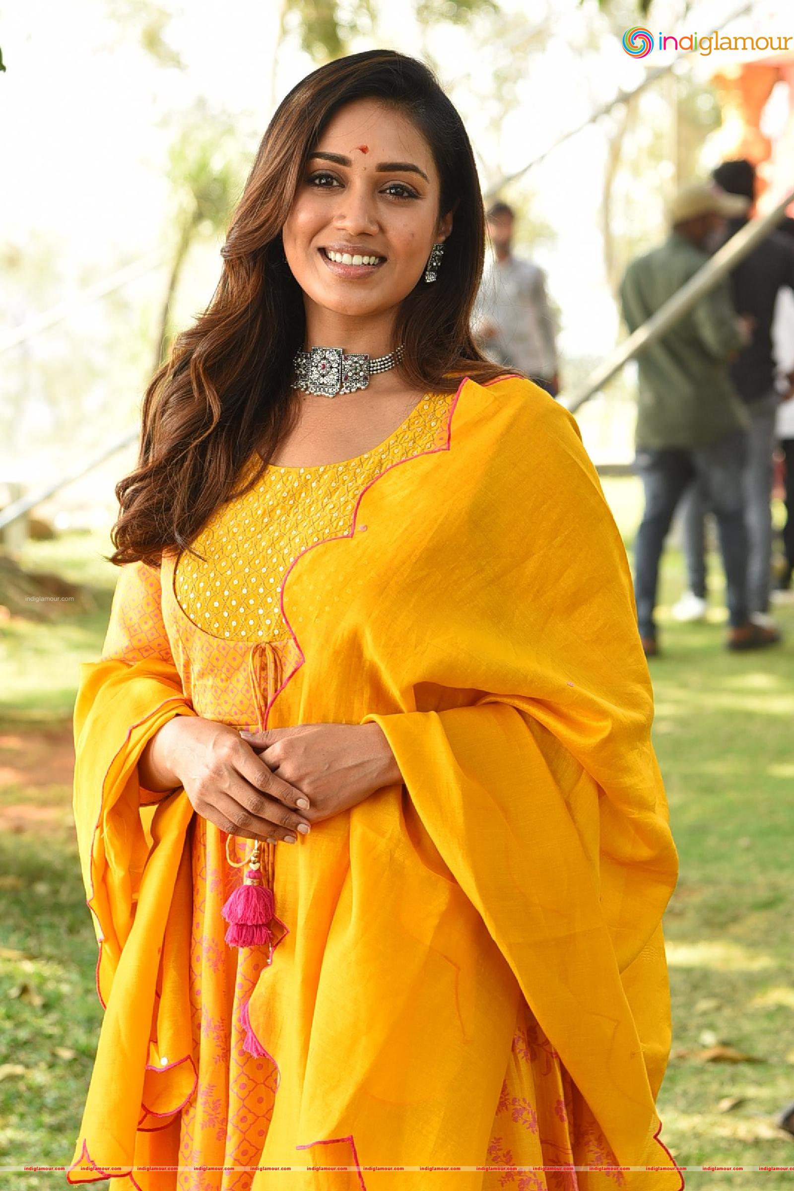 Nivetha Pethuraj Actress hd photo