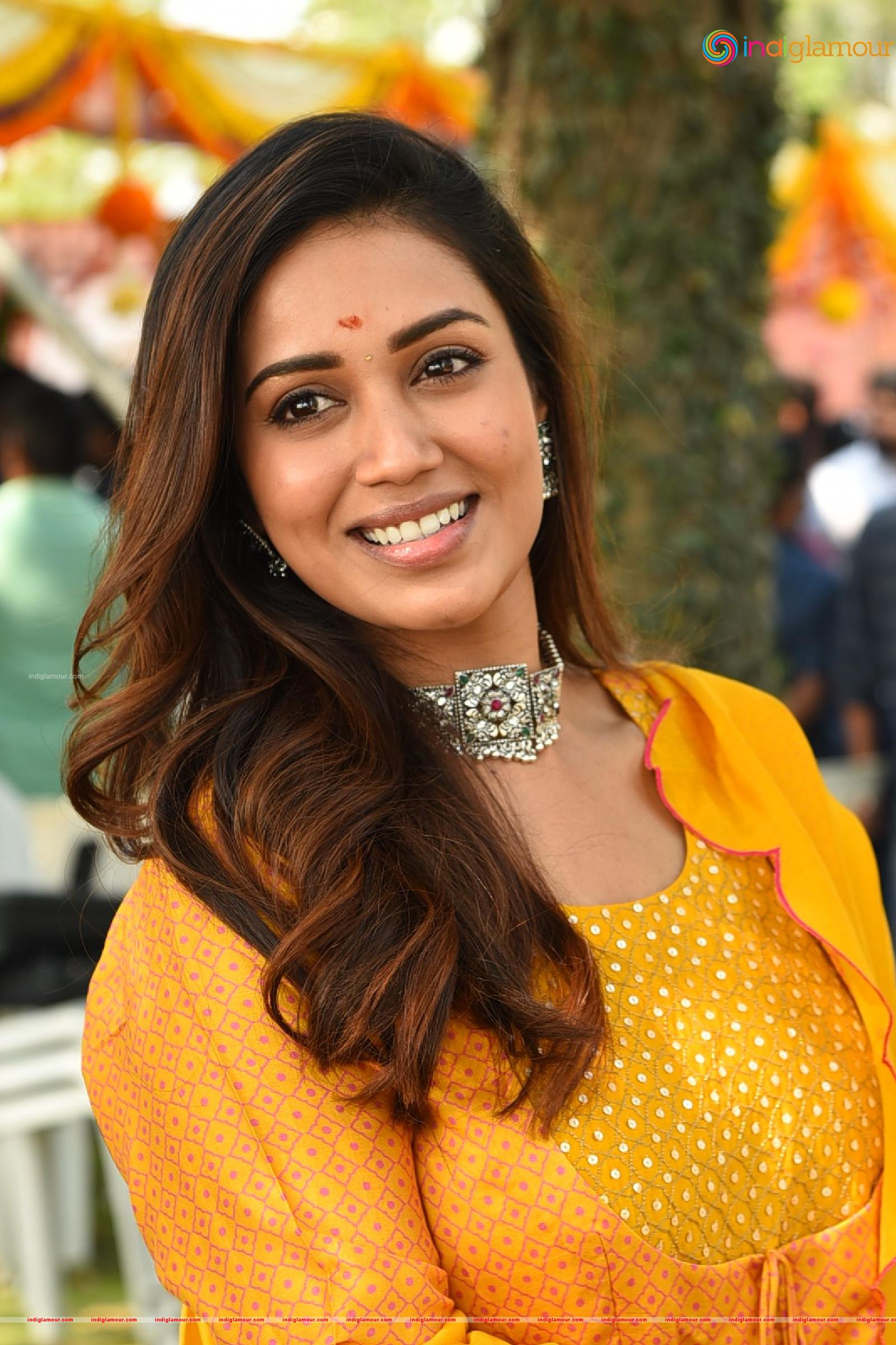 Nivetha Pethuraj Actress hd photo
