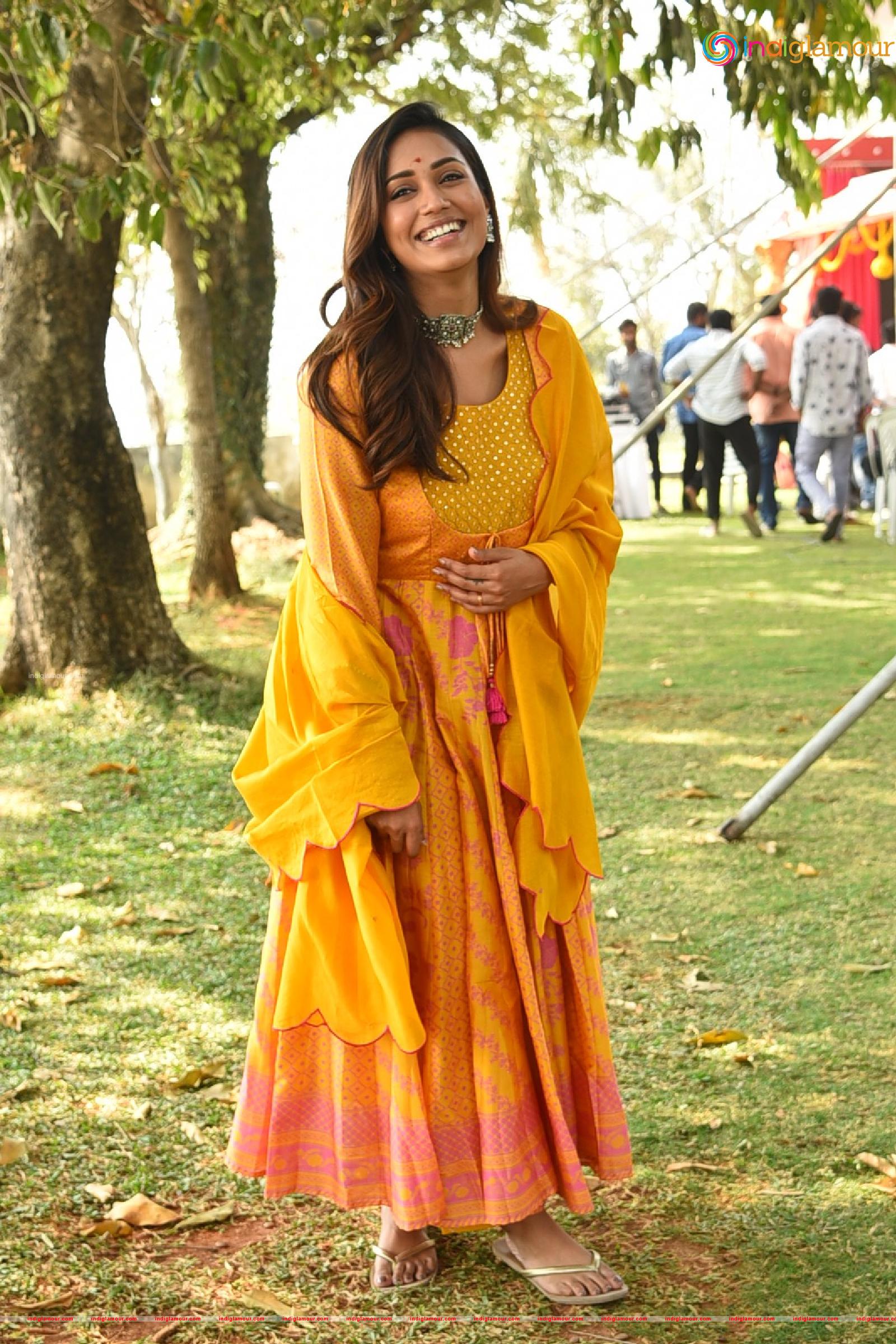 Nivetha Pethuraj Actress hd photo