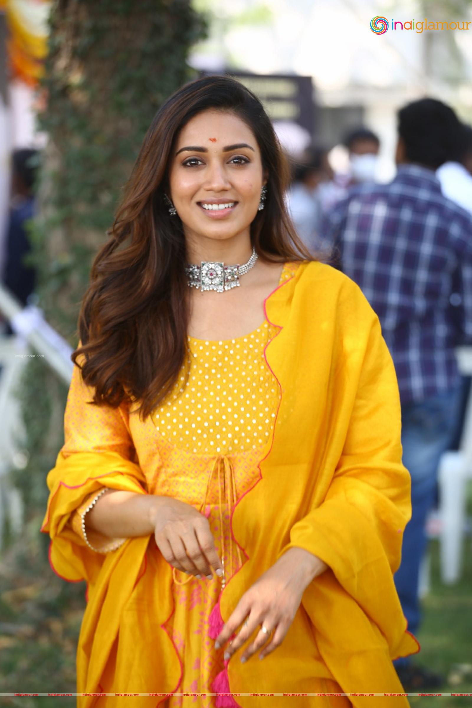 Nivetha Pethuraj Actress hd photo
