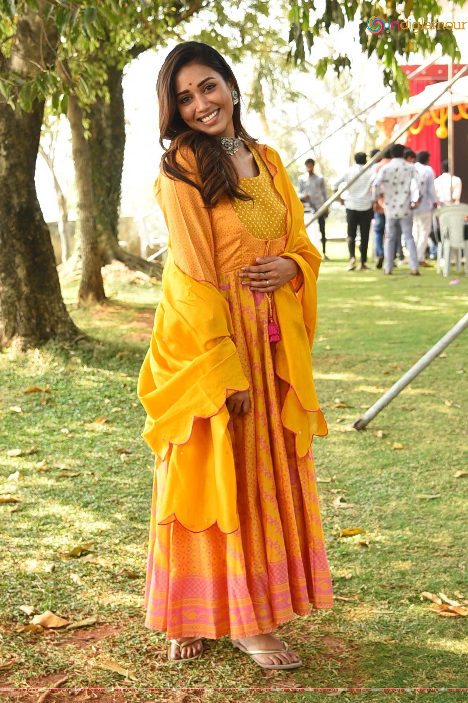 Nivetha Pethuraj Actress hd photo