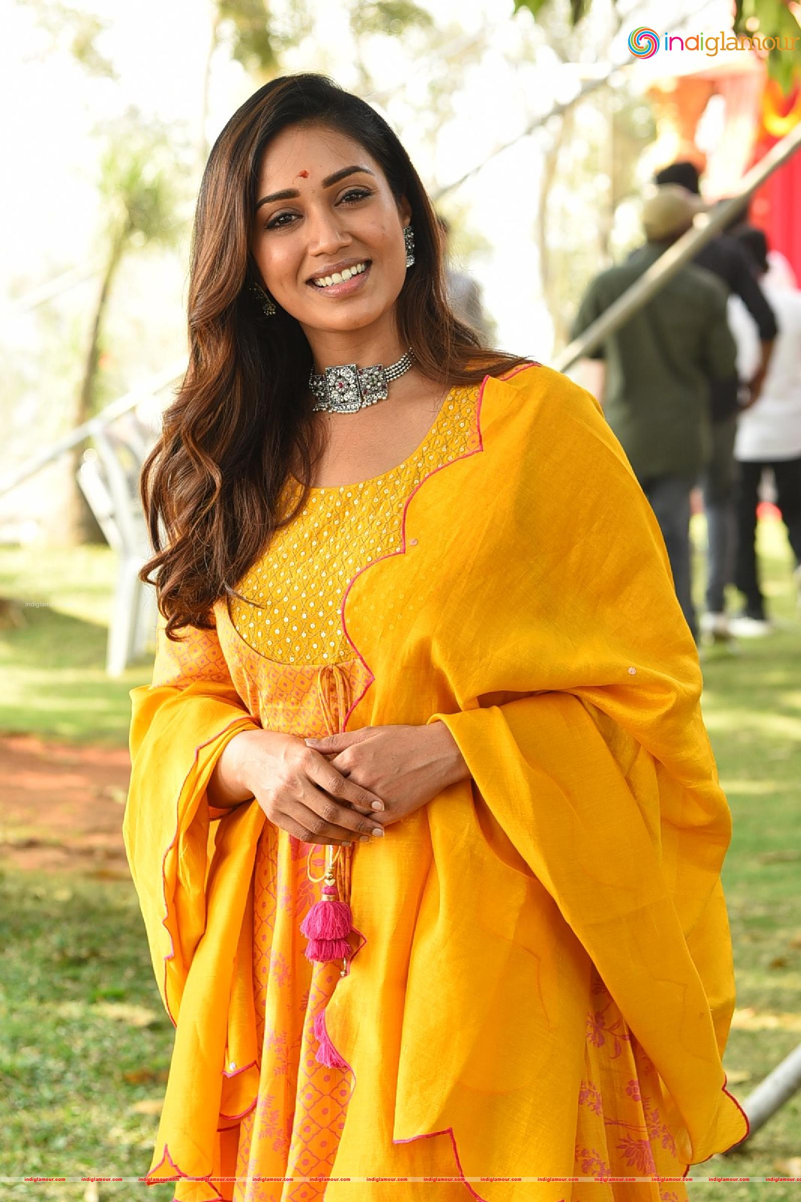 Nivetha Pethuraj Actress hd photo