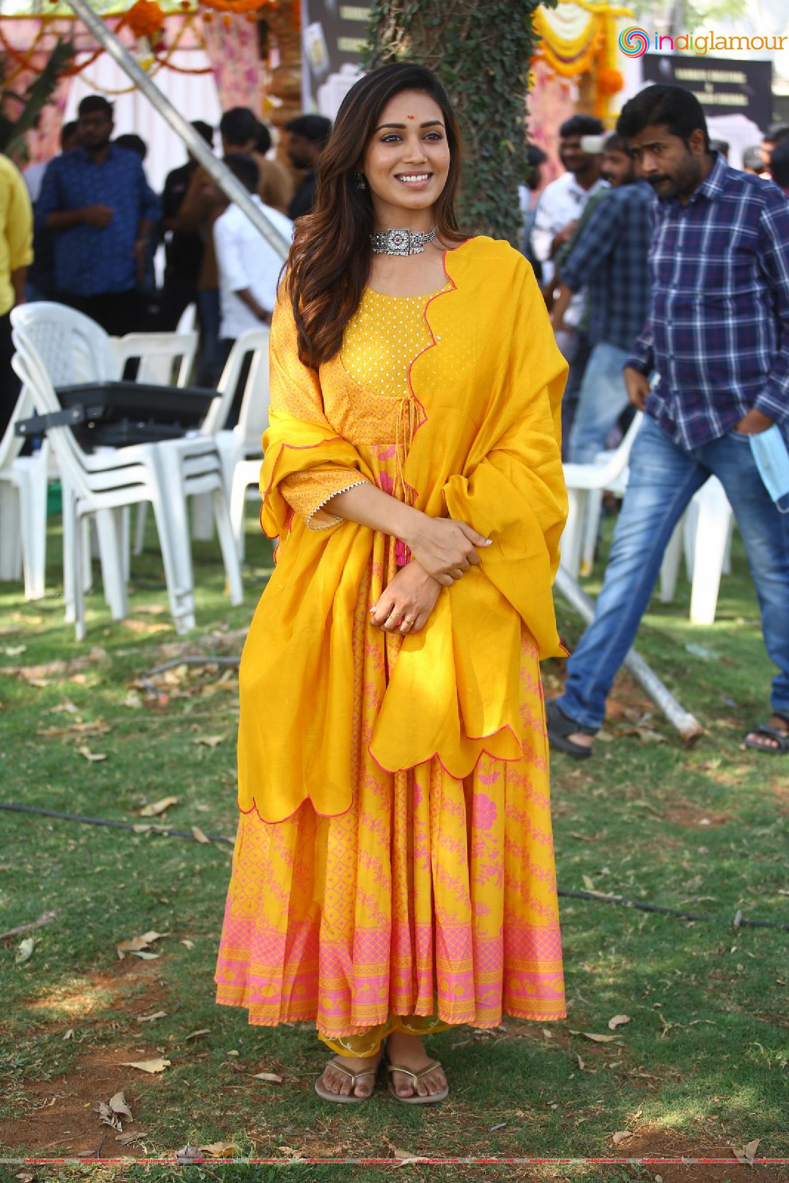 Nivetha Pethuraj Actress hd photo