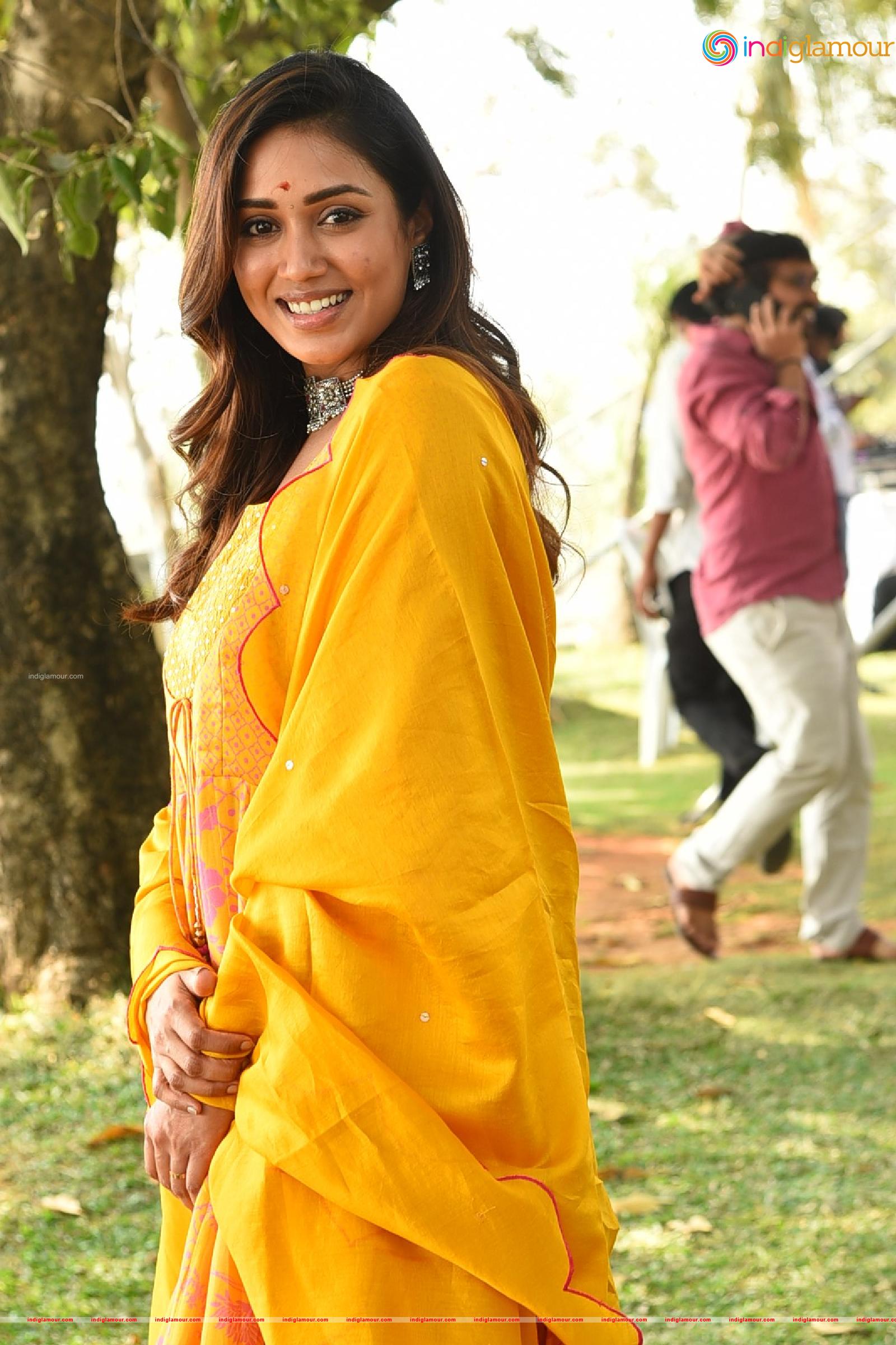 Nivetha Pethuraj Actress hd photo