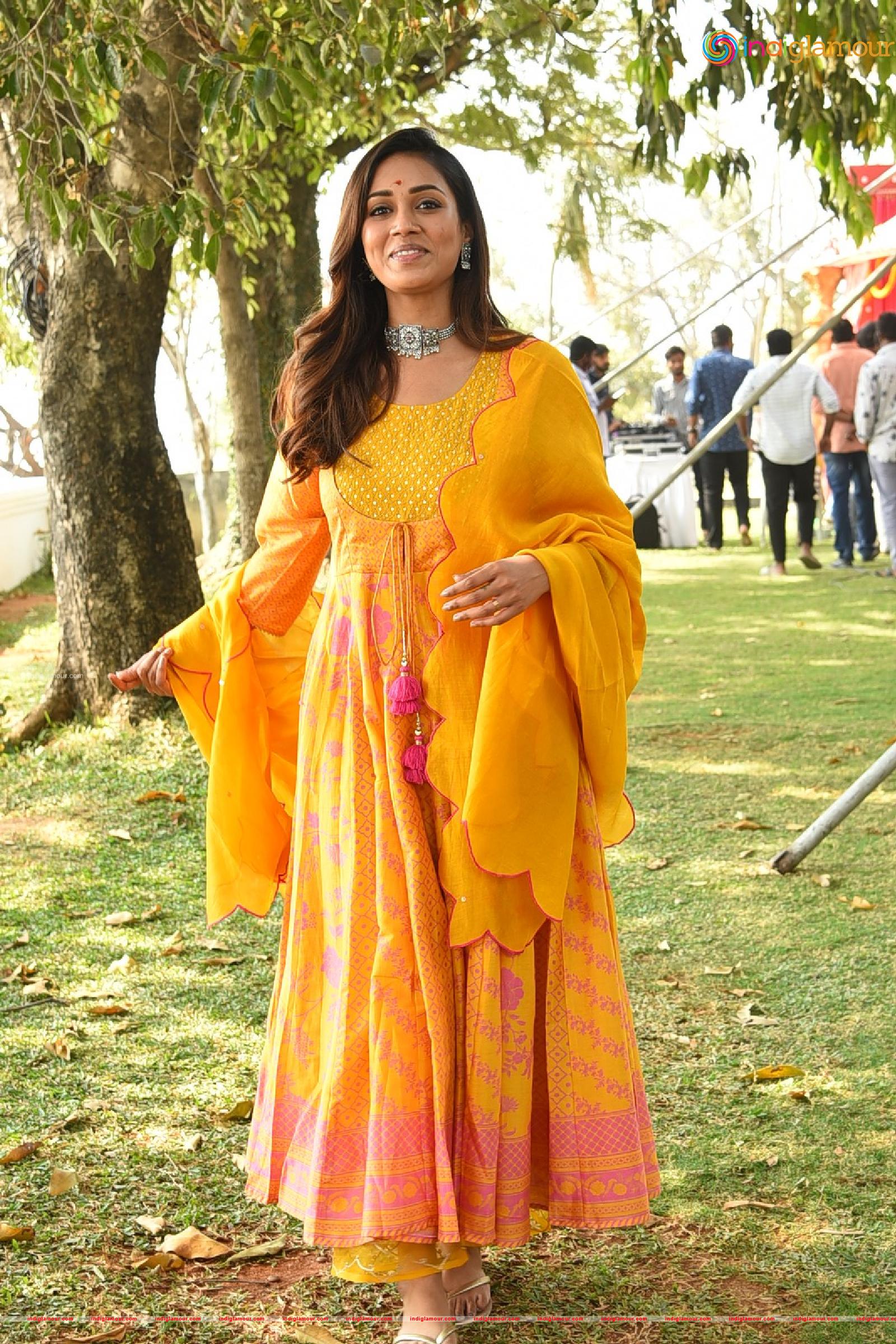 Nivetha Pethuraj Actress hd photo