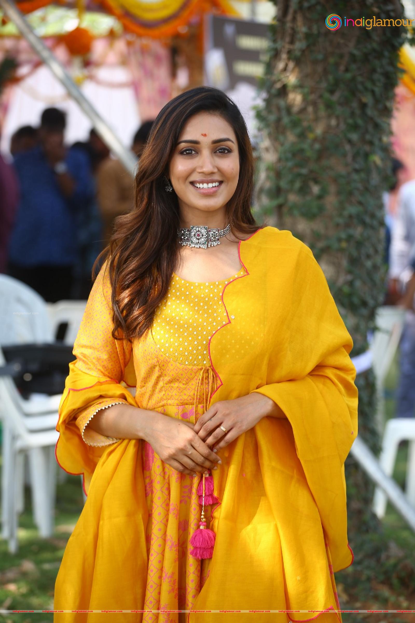 Nivetha Pethuraj Actress hd photo