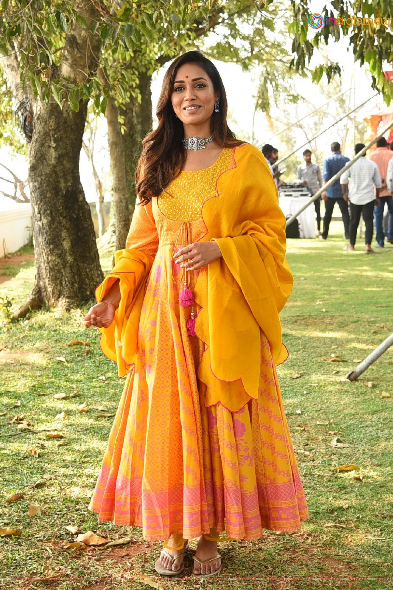 Nivetha Pethuraj Actress hd photo