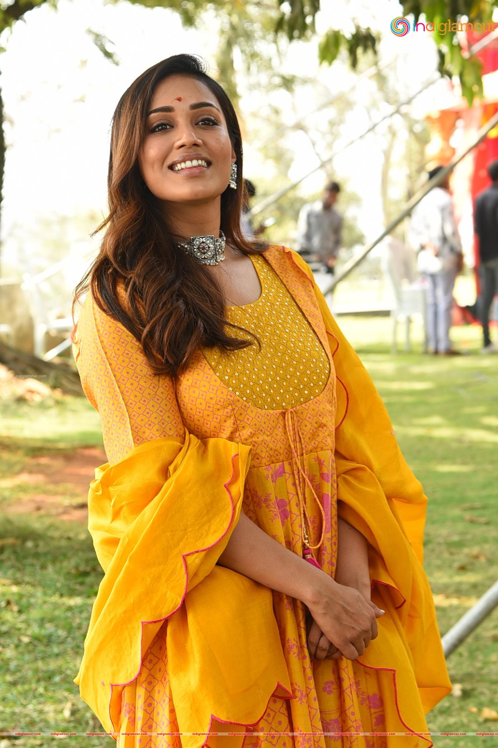 Nivetha Pethuraj Actress hd photo