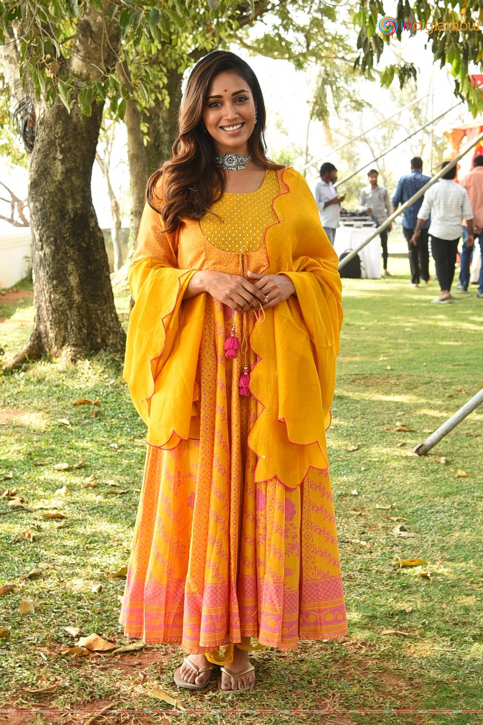 Nivetha Pethuraj Actress hd photo