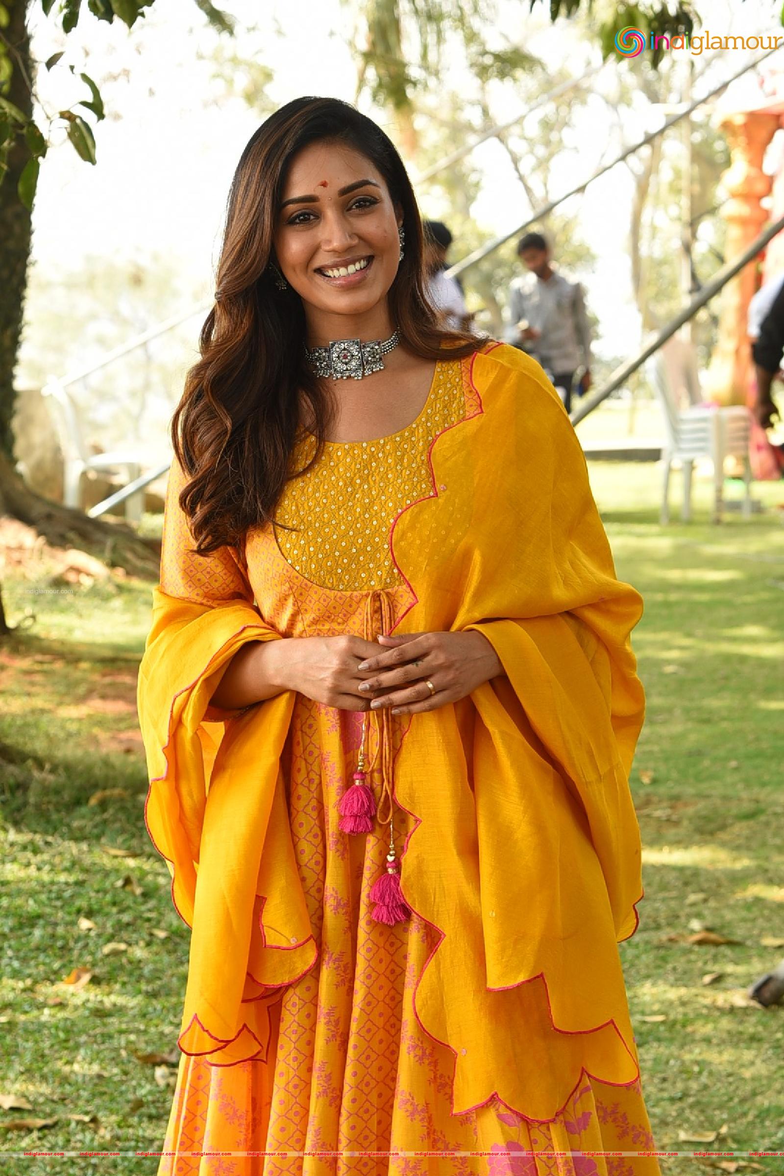 Nivetha Pethuraj Actress hd photo