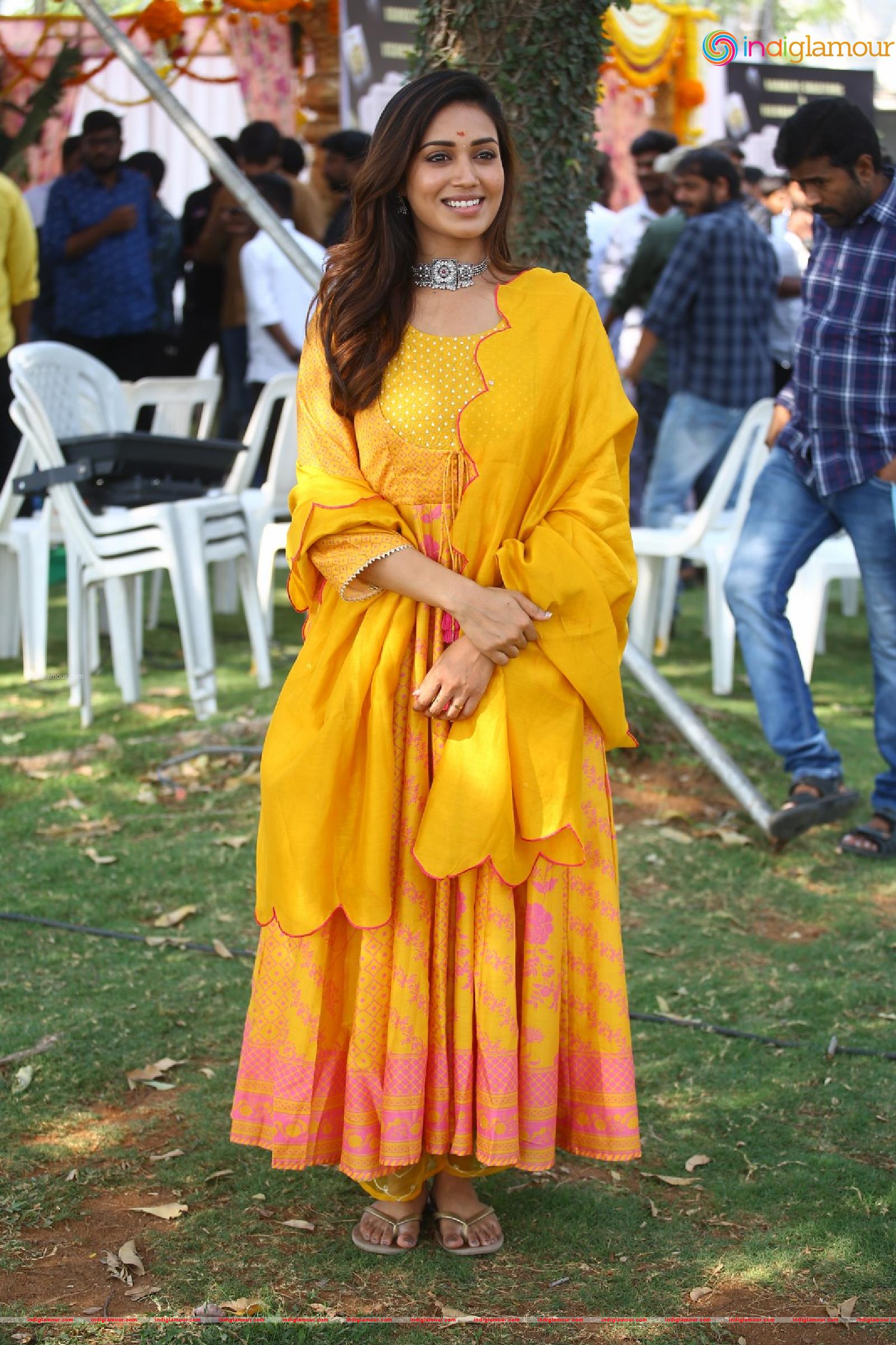 Nivetha Pethuraj Actress hd photo