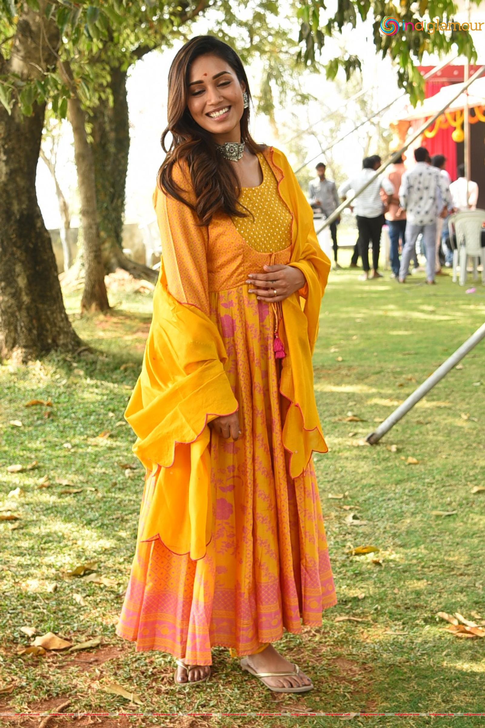 Nivetha Pethuraj Actress hd photo