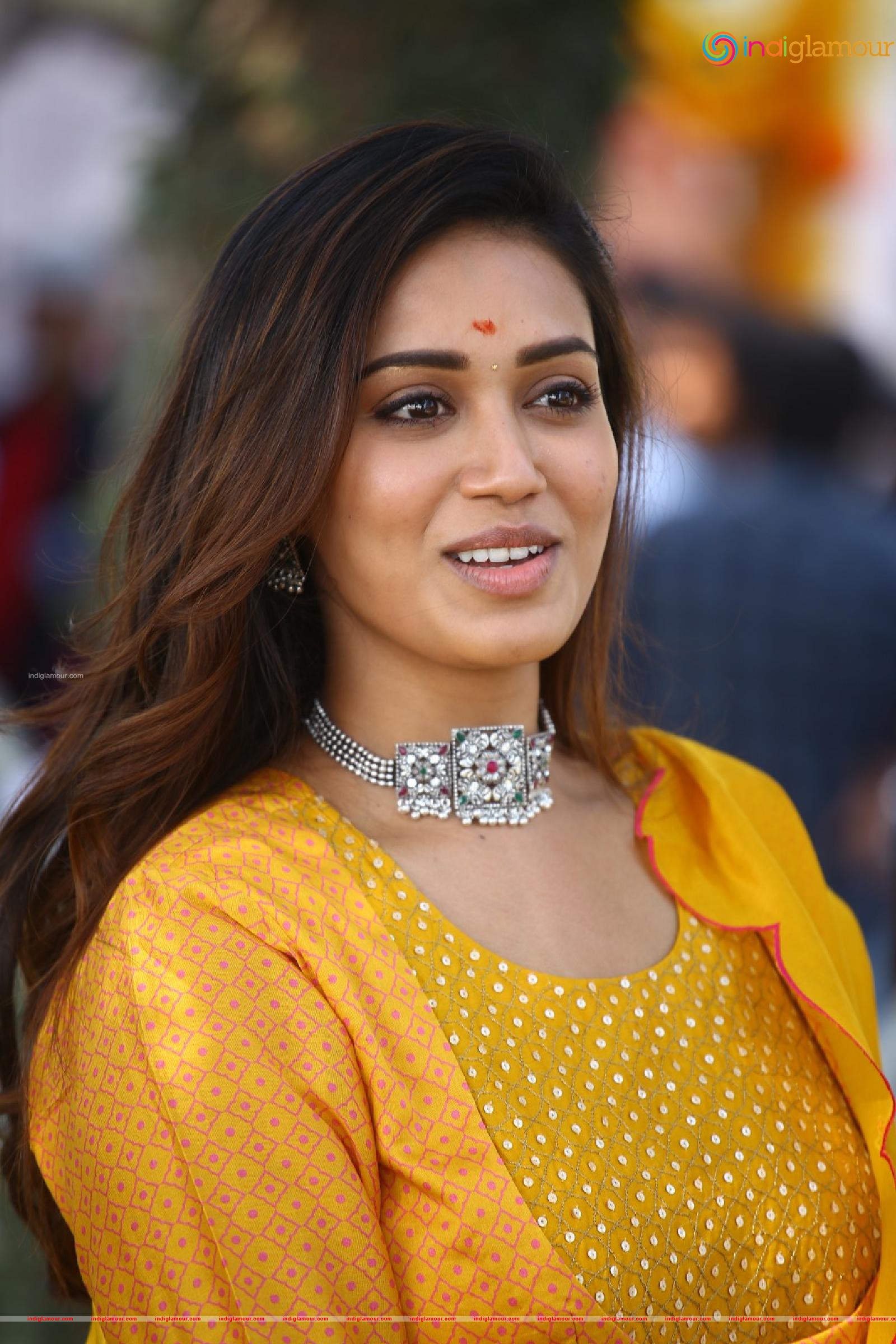 Nivetha Pethuraj Actress hd photo